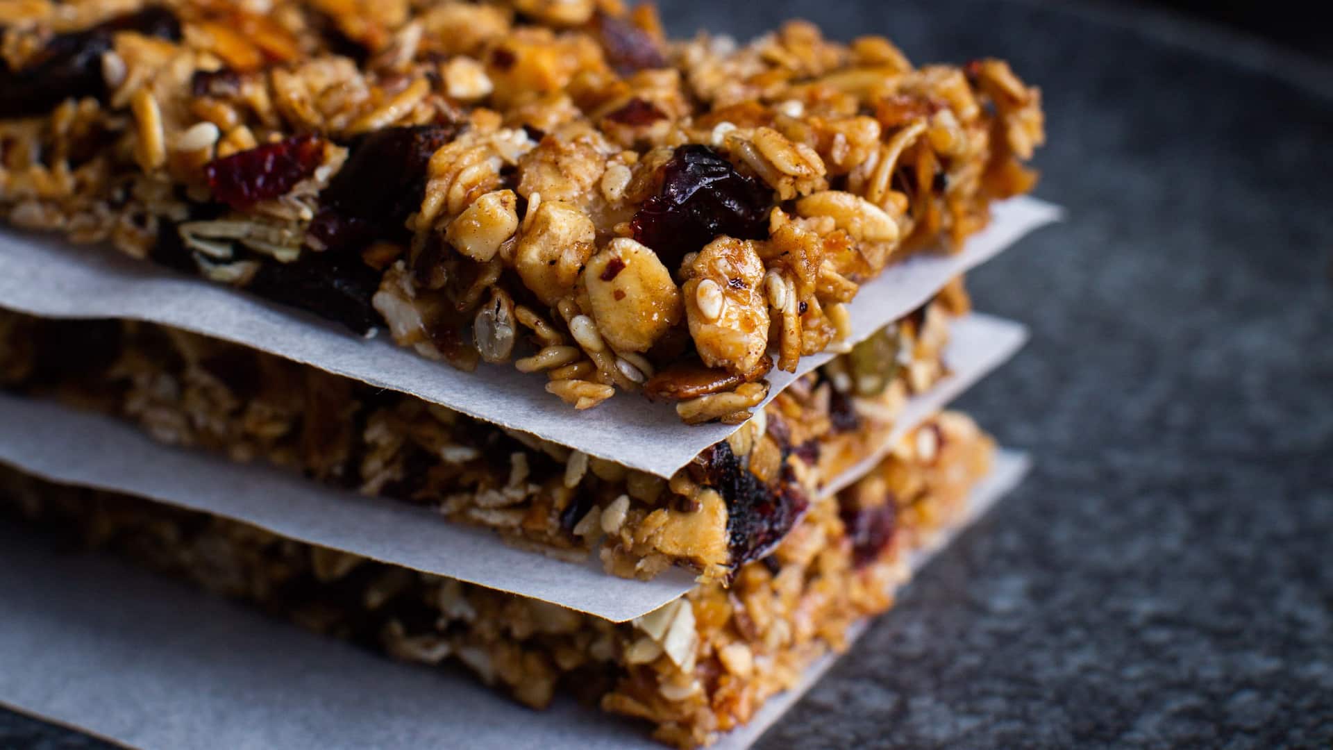 Global GLOBAL_P0358 Oatmeal Snack Bar Close-up