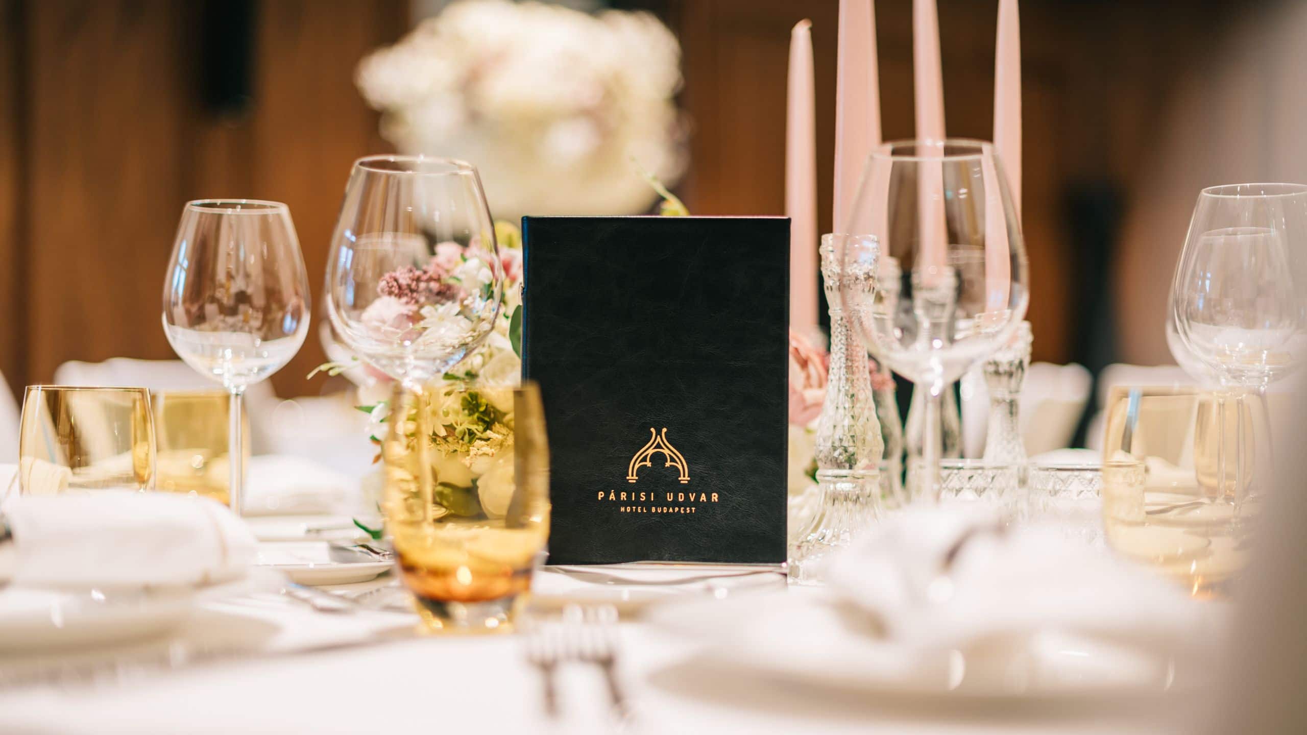 Párisi Udvar Hotel Budapest Wedding Reception Table Set up