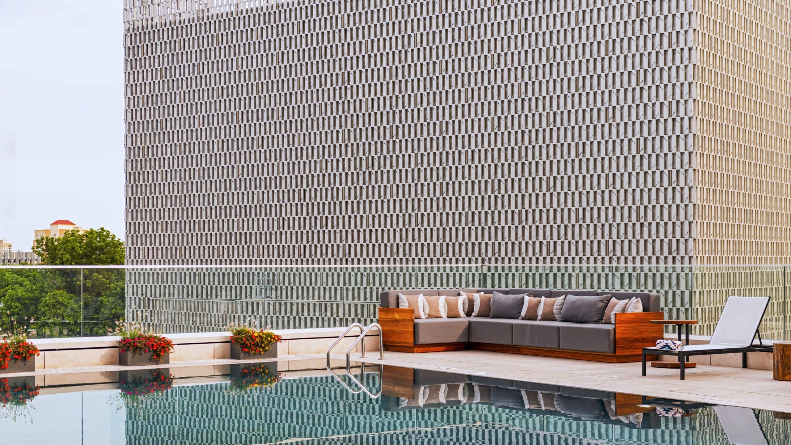 Thompson San Antonio – Riverwalk Cenote Pool Lounge