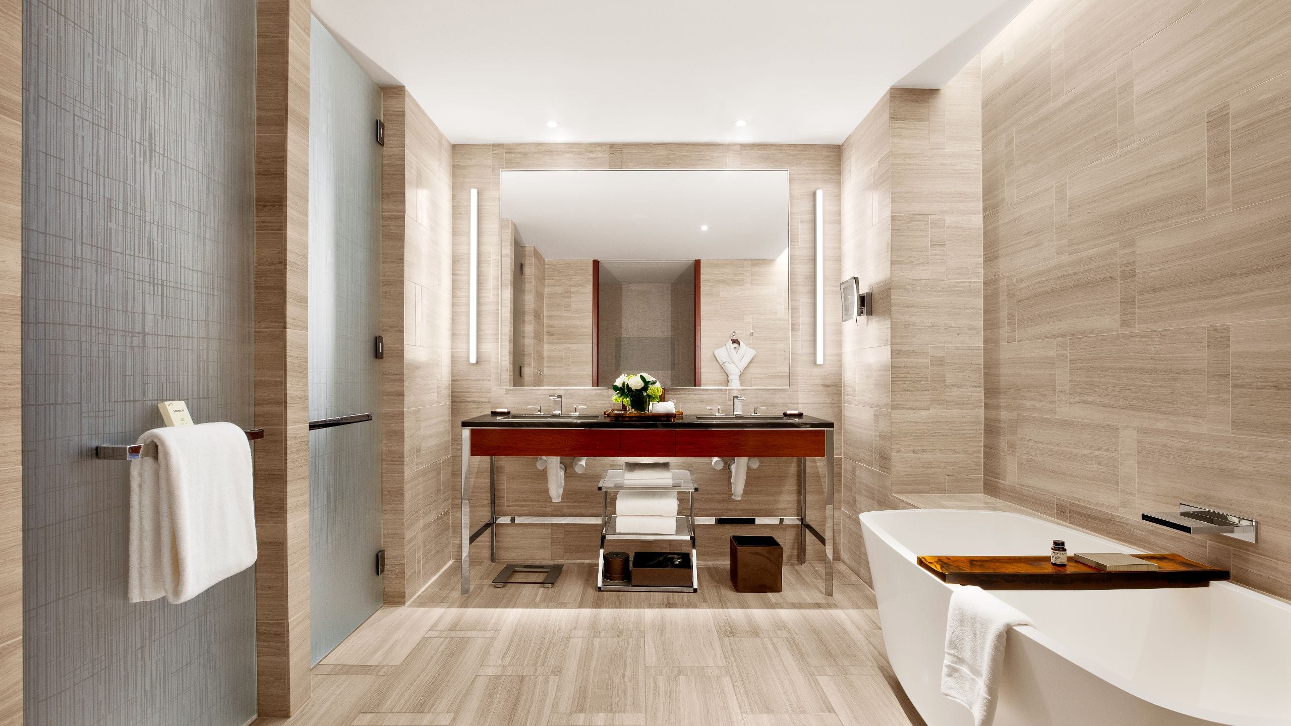 3 из 3 Park Hyatt New York Two Double Beds Accessible Bathtub