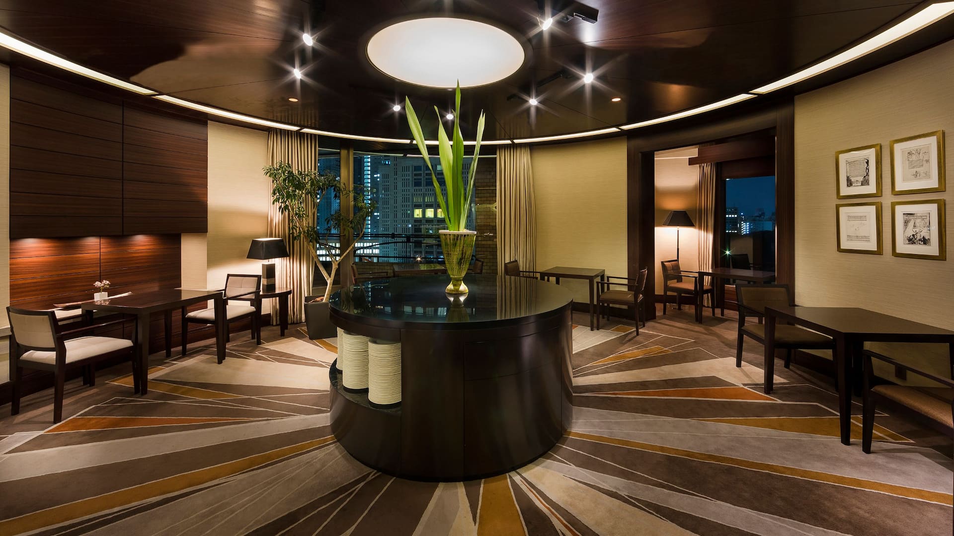Hyatt Regency Tokyo Regency Club Lounge Dining