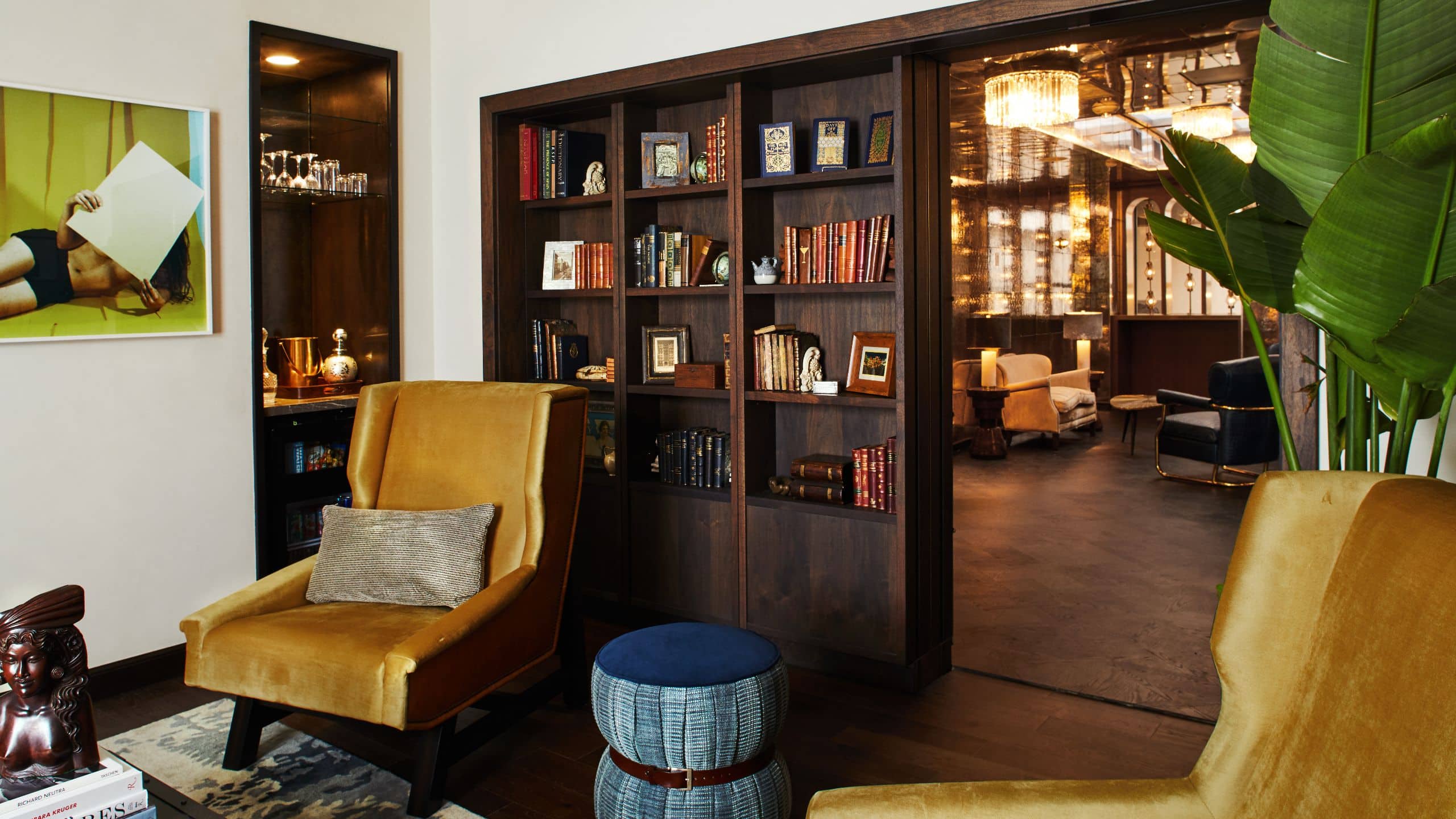 Hotel Figueroa Casablanca Suite Bookcase