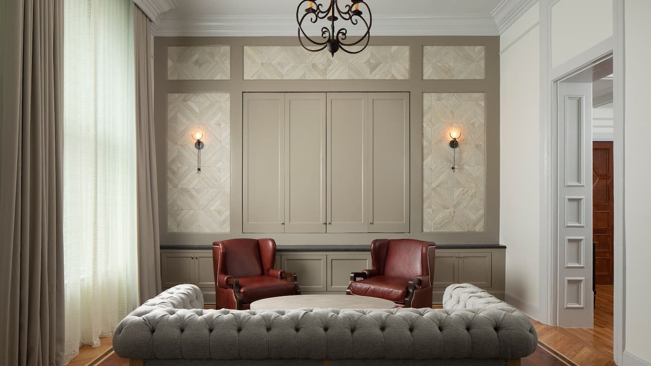 Lbj Suite Living Room Closed