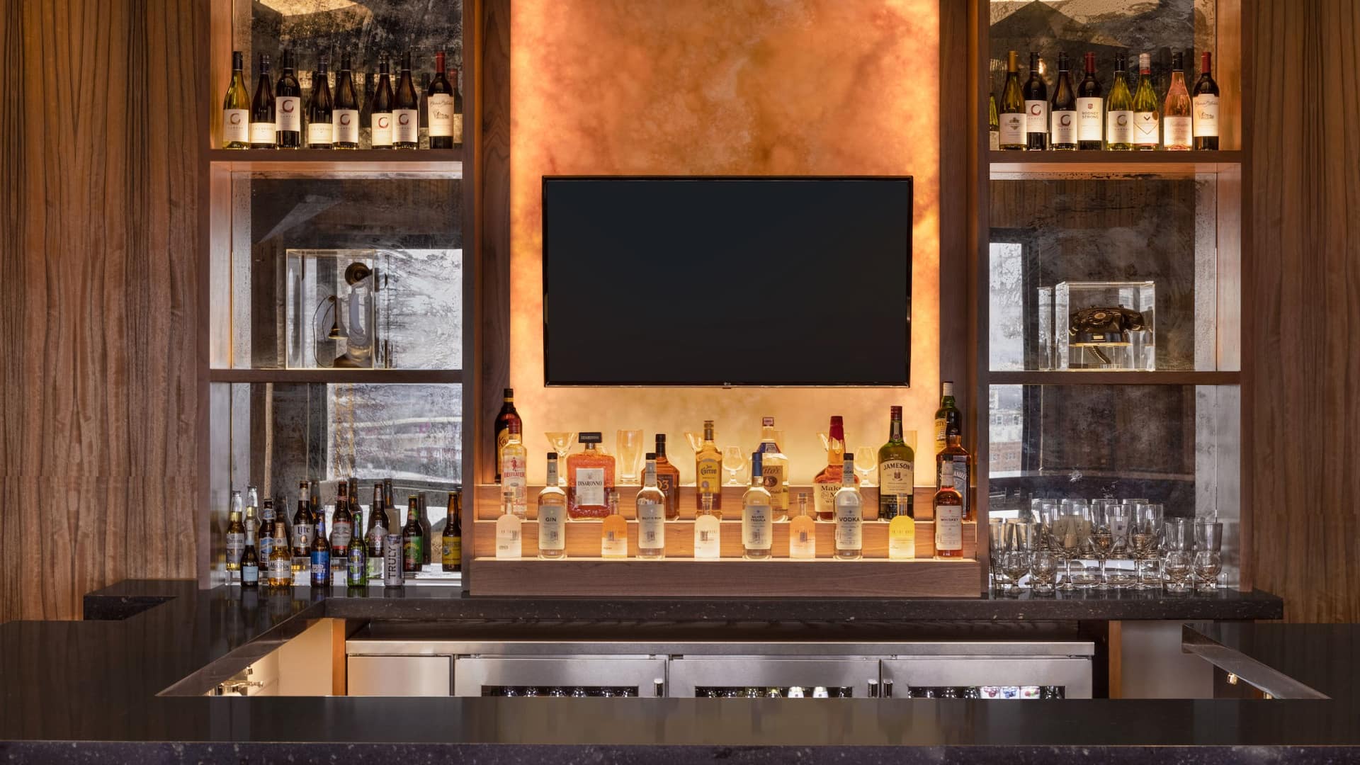 Hyatt Place Houston / Downtown The Bar 16th Floor