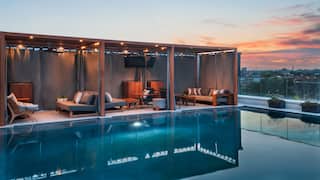 Thompson San Antonio – Riverwalk Pool Cabanas Thompson San Antonio – Riverwalk Pool Cabanas