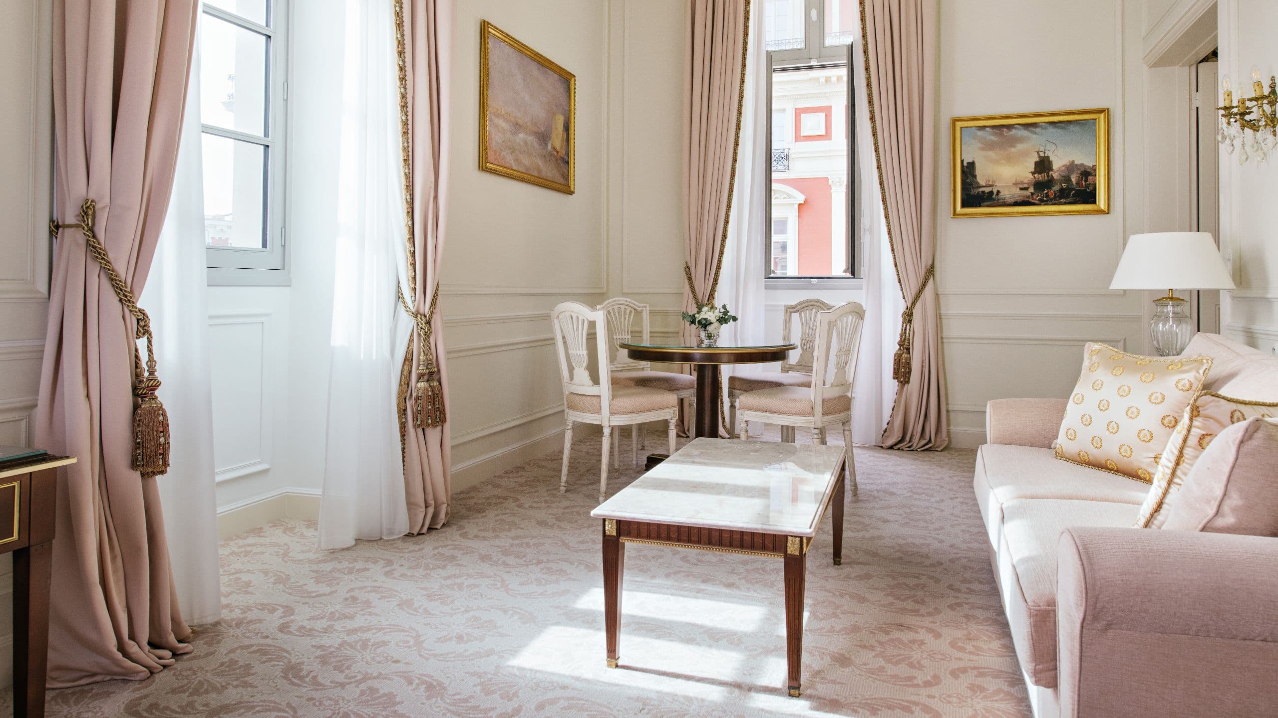 Hôtel du Palais Biarritz Suite City Living Room