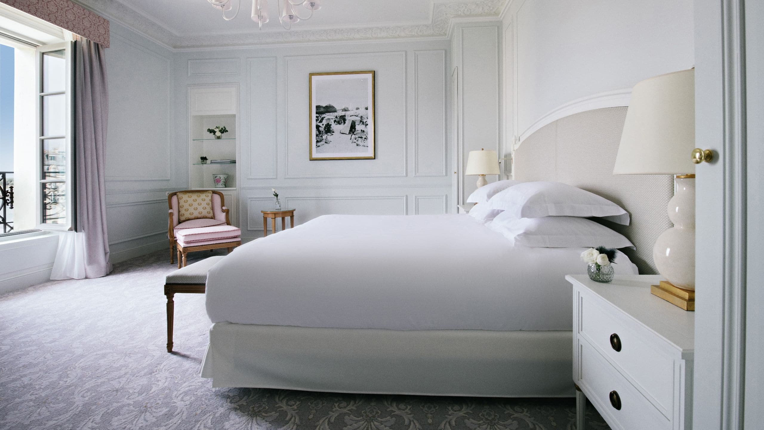 3/5 Hôtel du Palais Biarritz Kind Beach Bedroom View