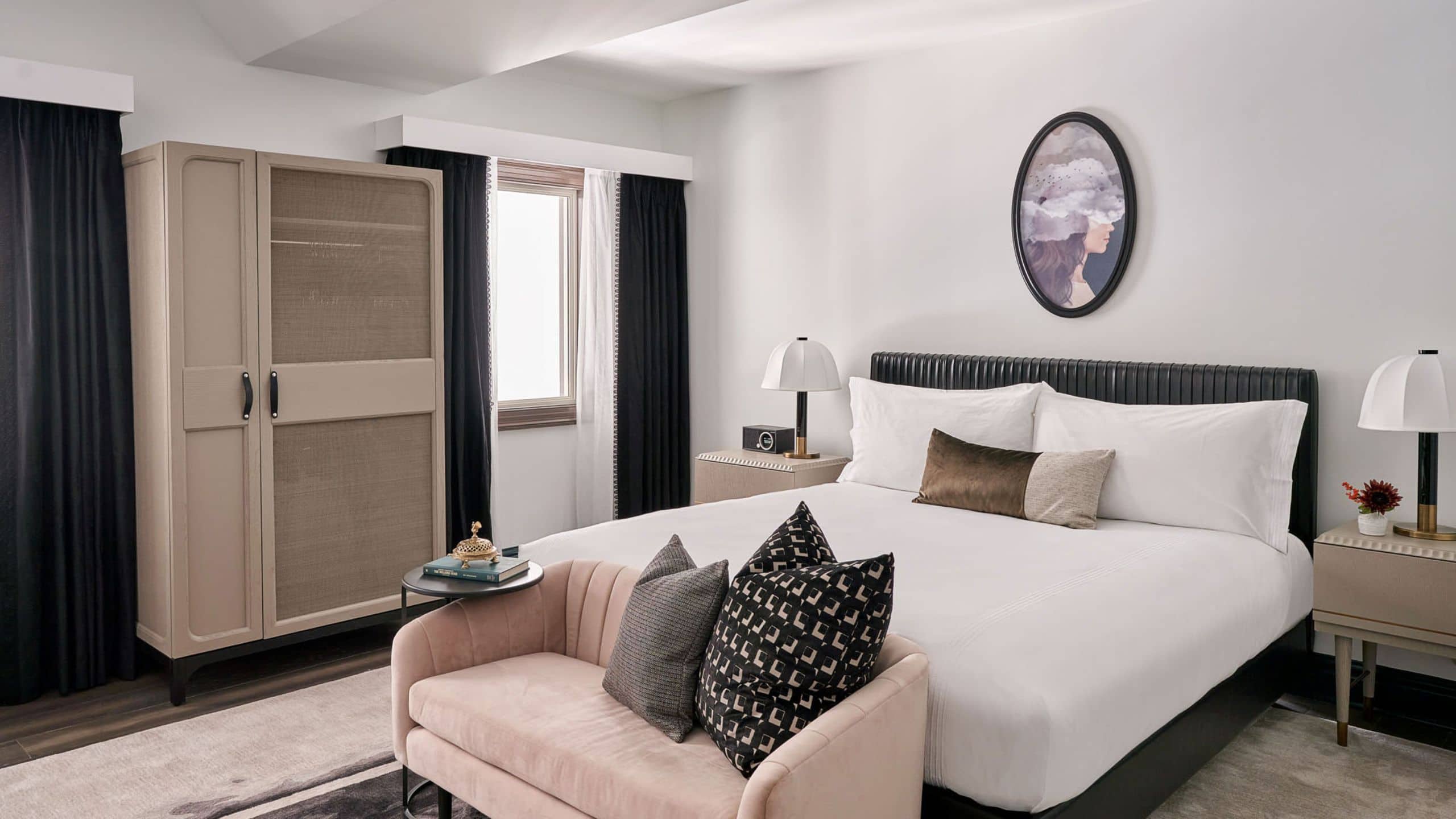 Hotel Kansas City King Guestroom