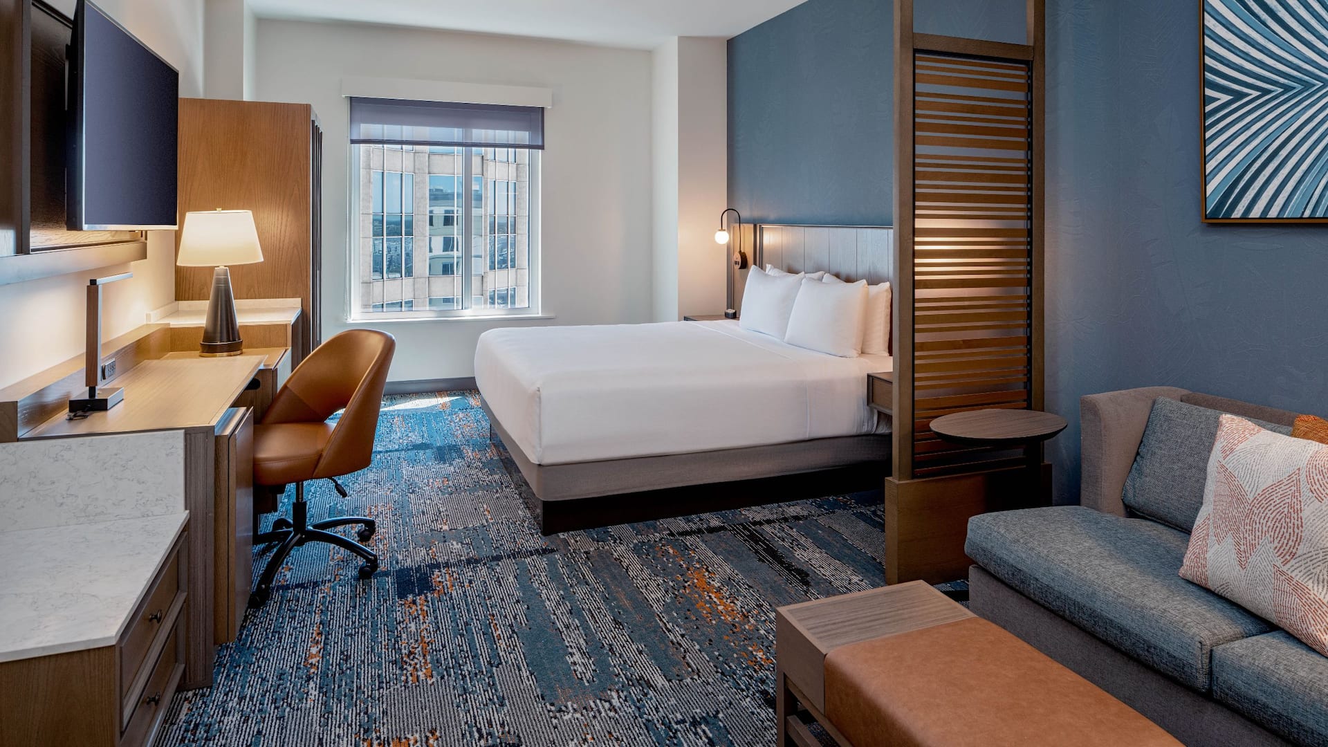 High Floor King Guestroom