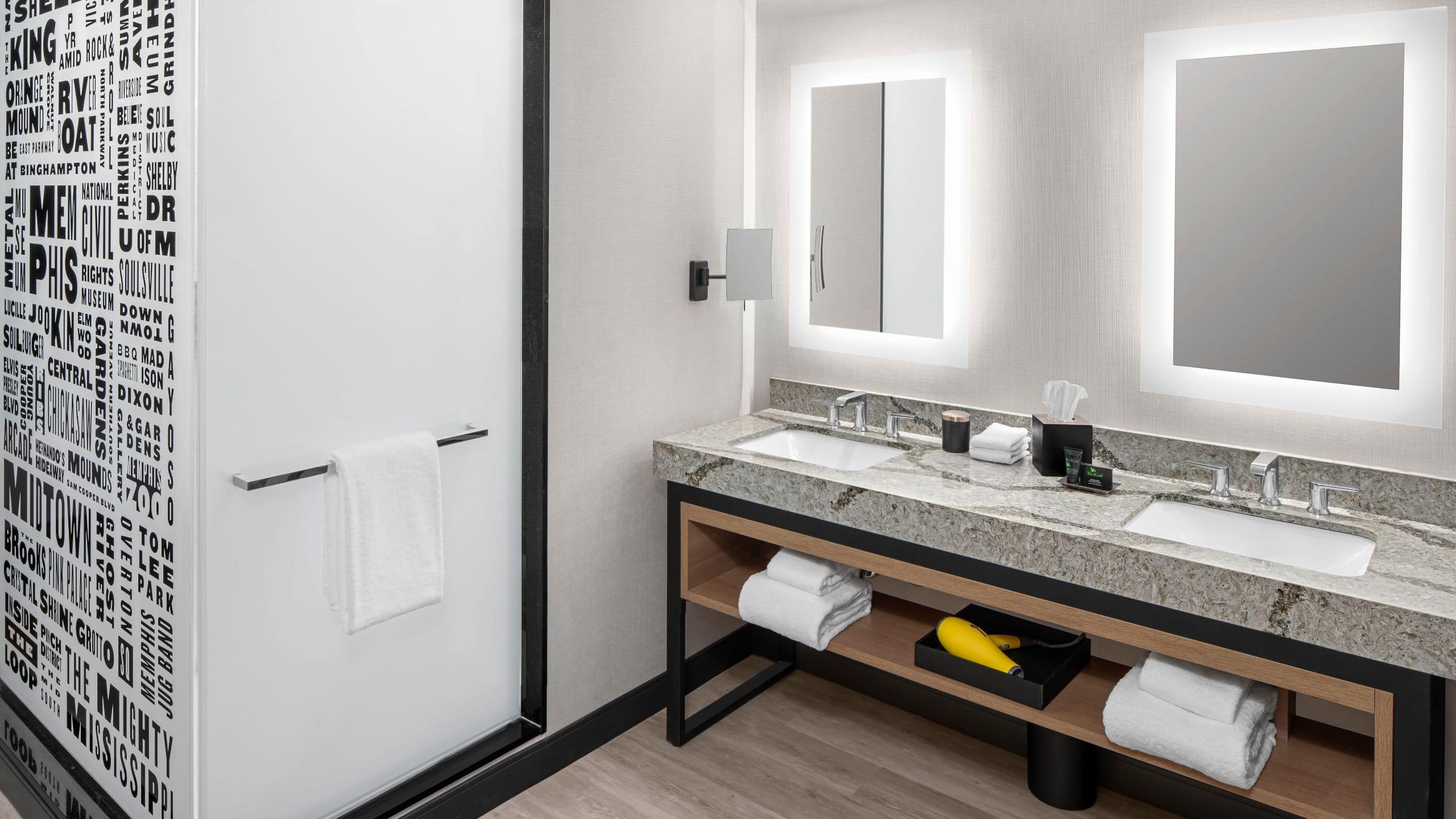 2/4 Hyatt Centric Beale Street Memphis Premier Suite Bathroom