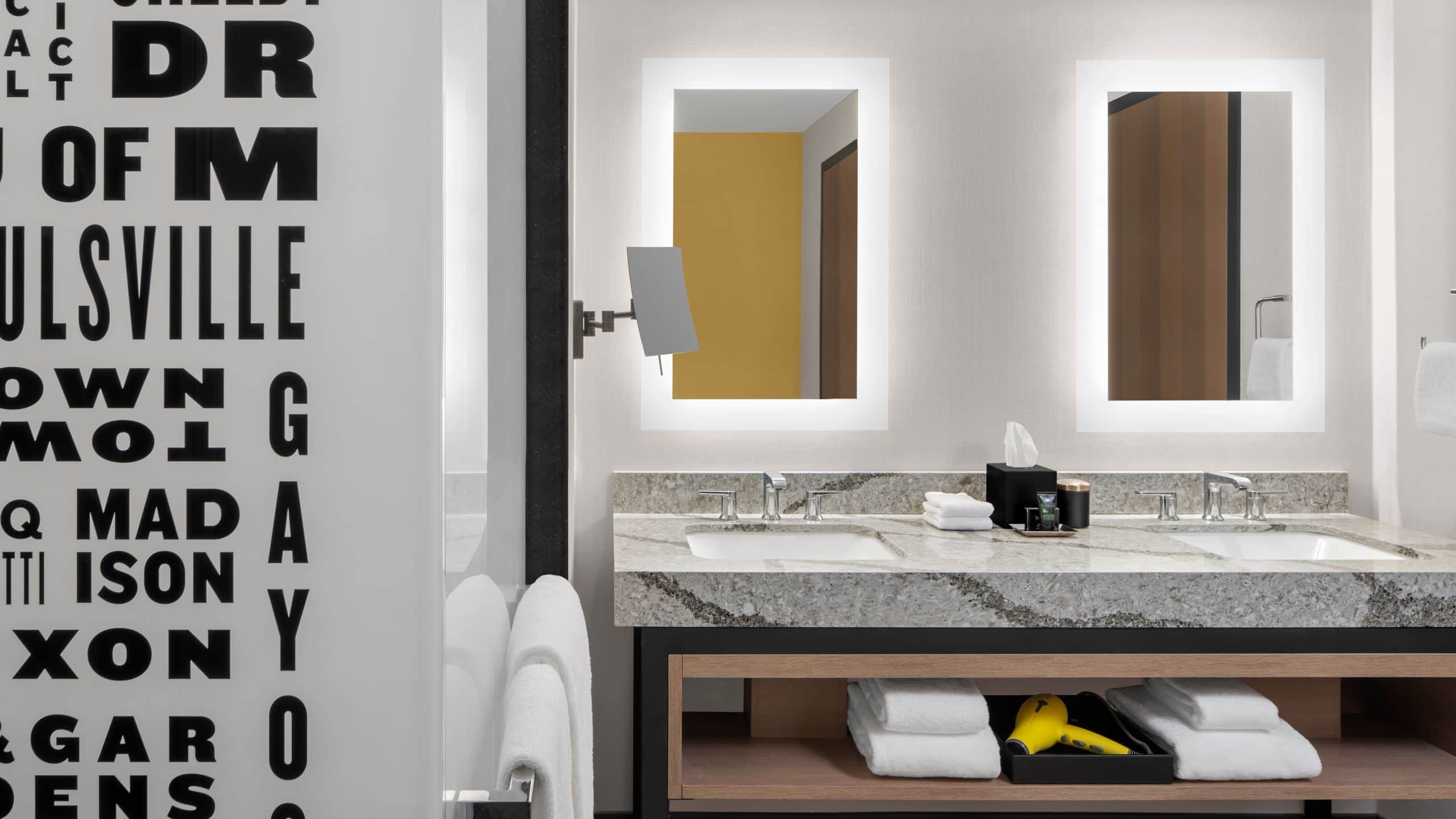 2/4 Hyatt Centric Beale Street Memphis Riverview Suite Bathroom