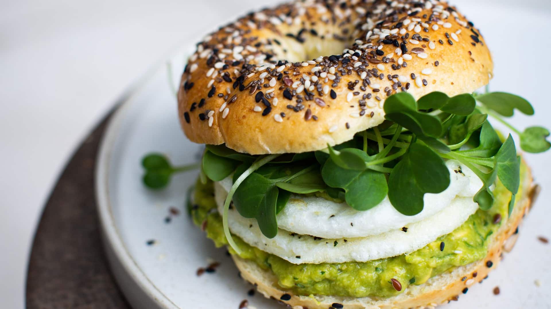 Global GLOBAL_P0302 Avocado Sesame Bagel Close-up