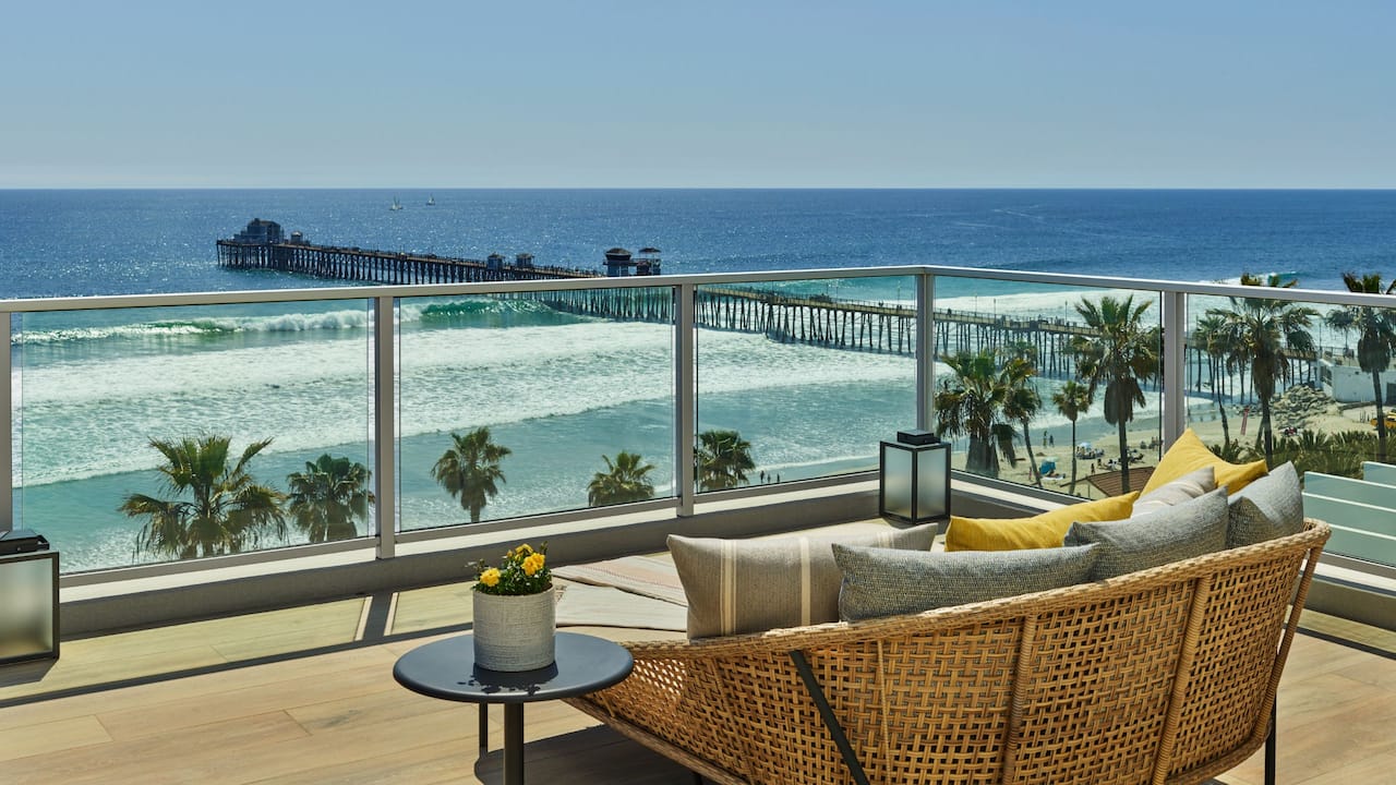 Grand Estate Balcony Pier View