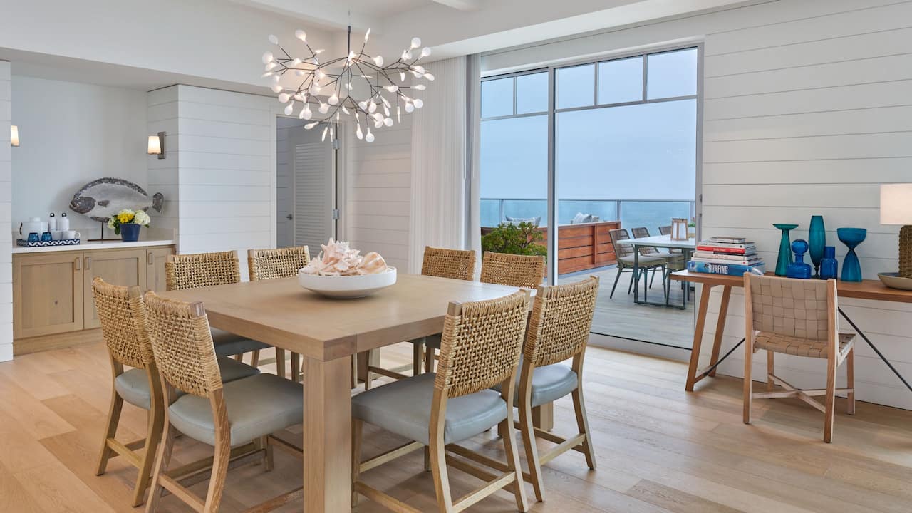 Grand Estate Suite Dining Room