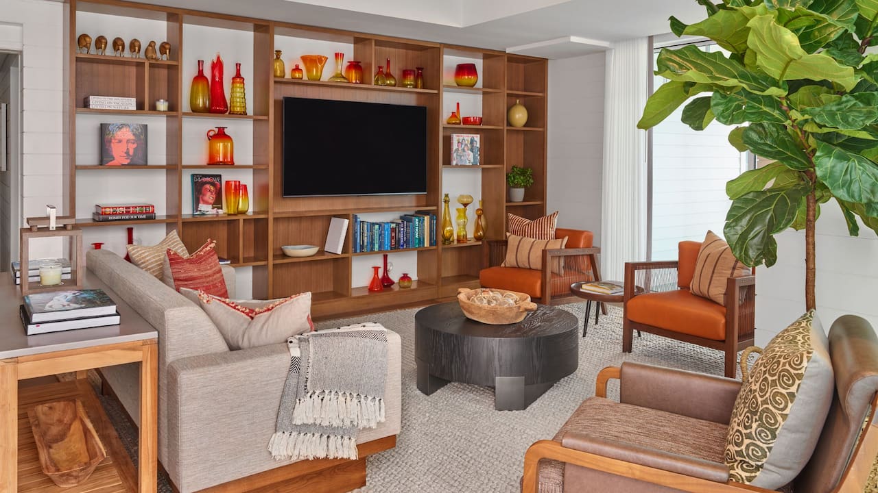 Estate Suite Living Room