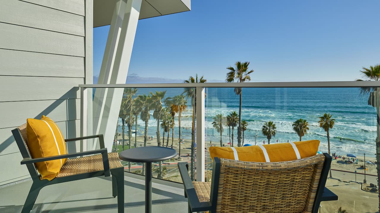  Premium Ocean King Balcony
