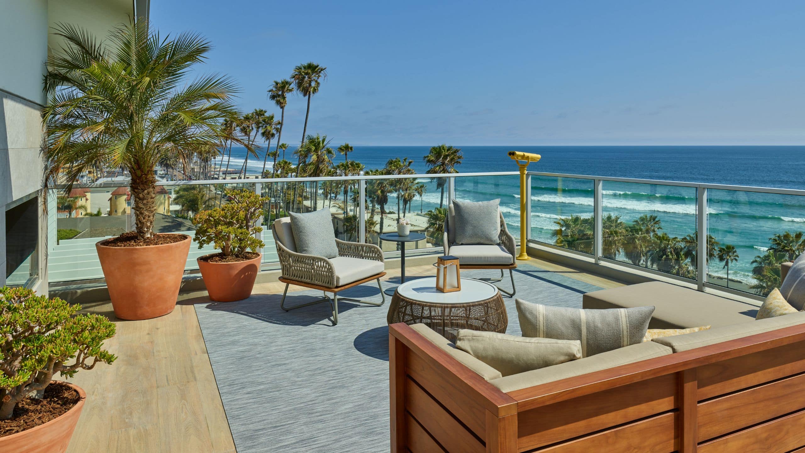 5/9 The Seabird Resort Grand Estate Suite Balcony