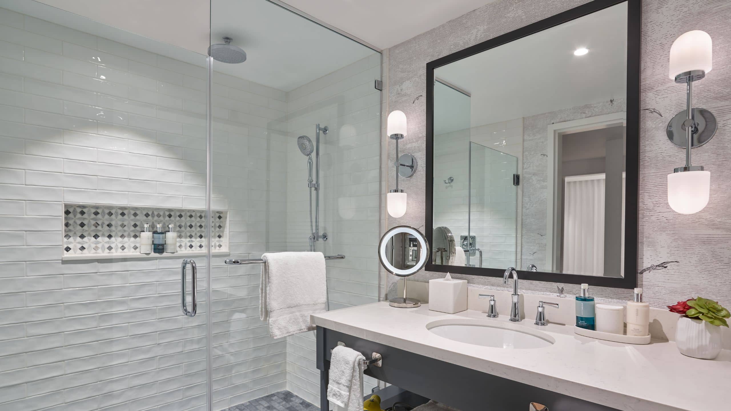 9/9 The Seabird Resort Grand Estate Suite Bathroom