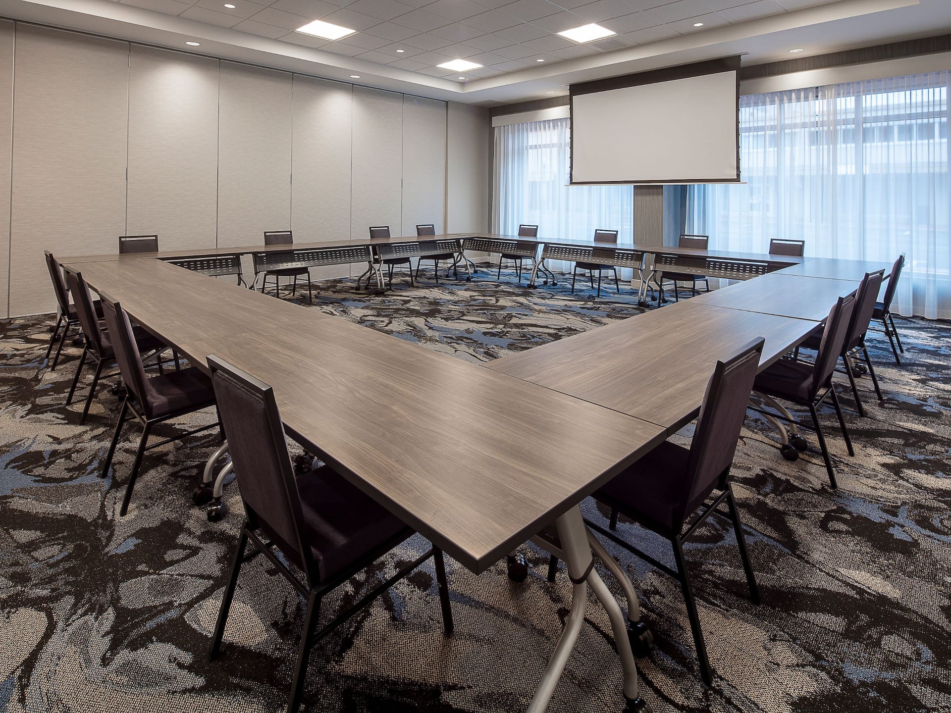 Hyatt Place Moncton / Downtown Square Table Meeting Set up