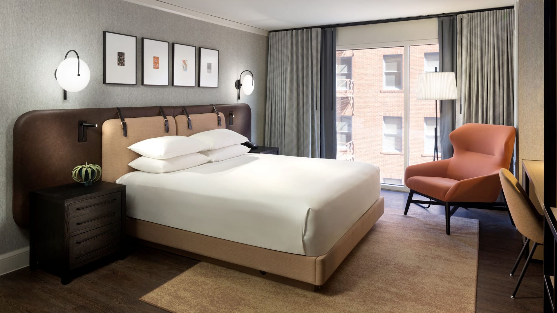 2 de 4 Hyatt Regency San Antonio Riverwalk Entertainer Suite Bedroom