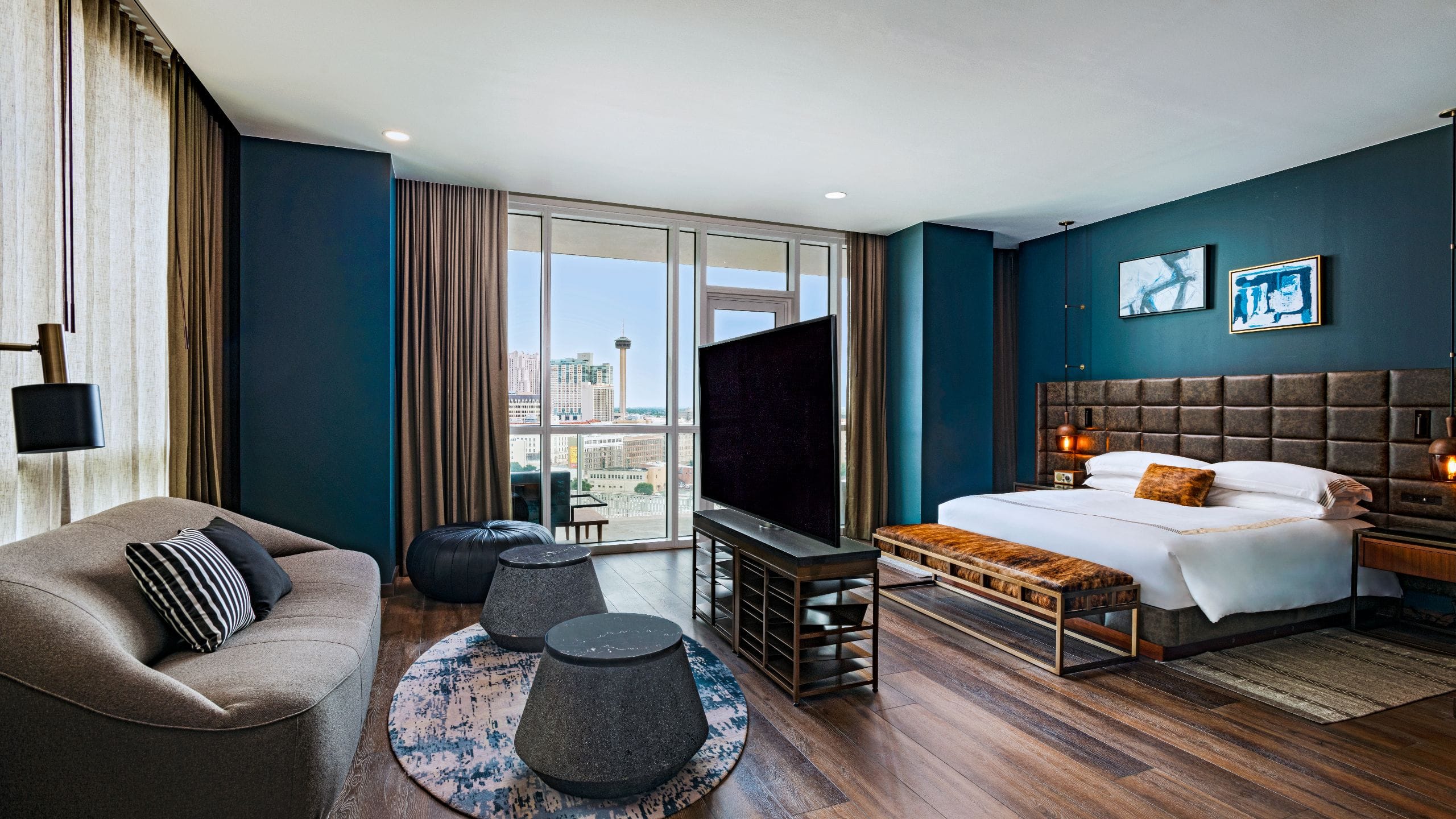 Thompson San Antonio – Riverwalk Penthouse Suite Bedroom