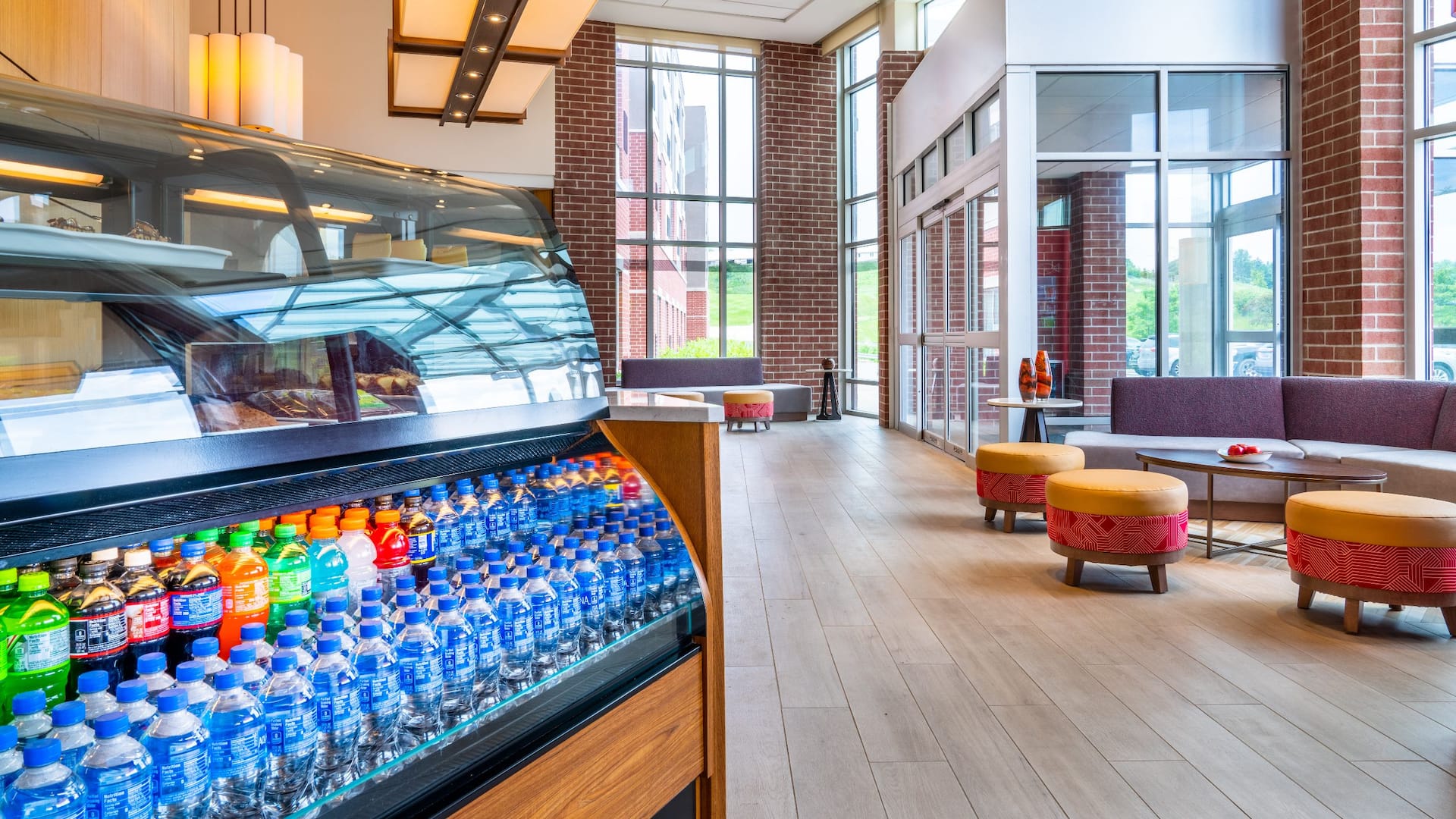 Hyatt Place at The Hollywood Casino / Pittsburgh – South Lobby
