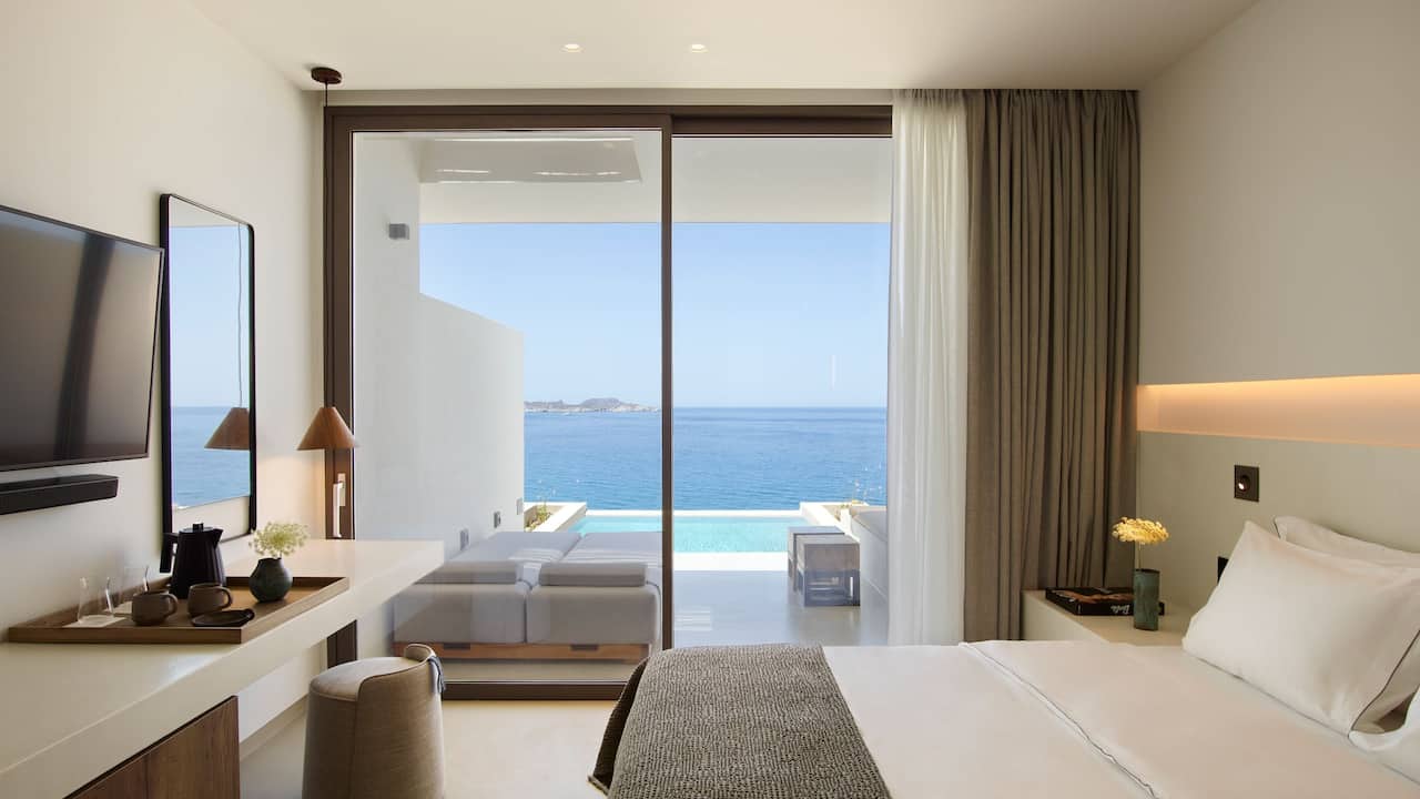 Deluxe Suite Private Pool and Panoramic Sea View