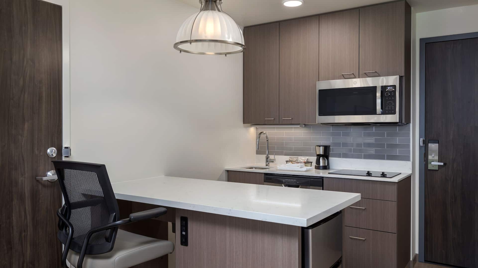 Hyatt House Portland / Beaverton Studio Kitchen