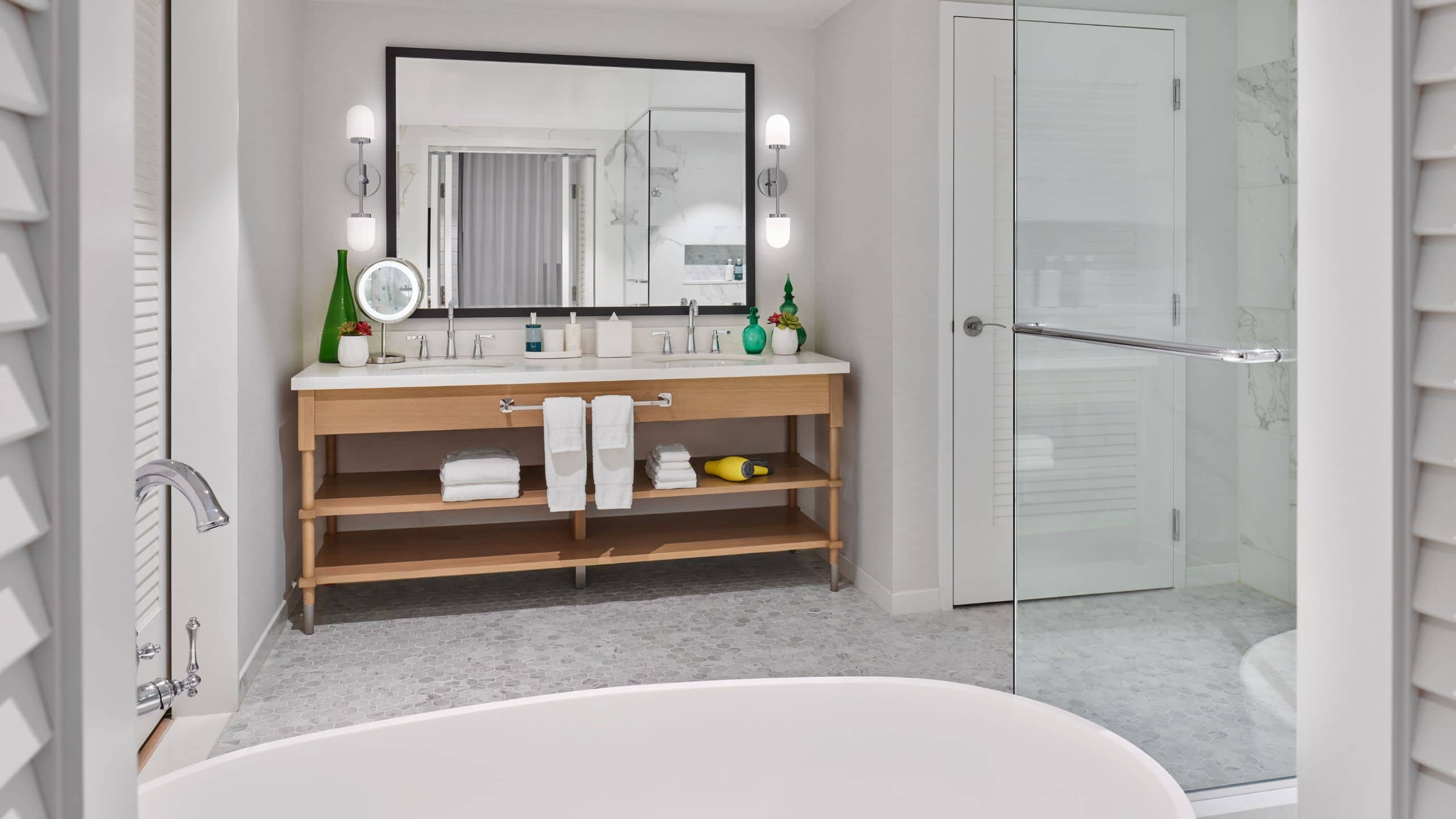 10/10 The Seabird Resort Grand Estate Suite Master Bathroom