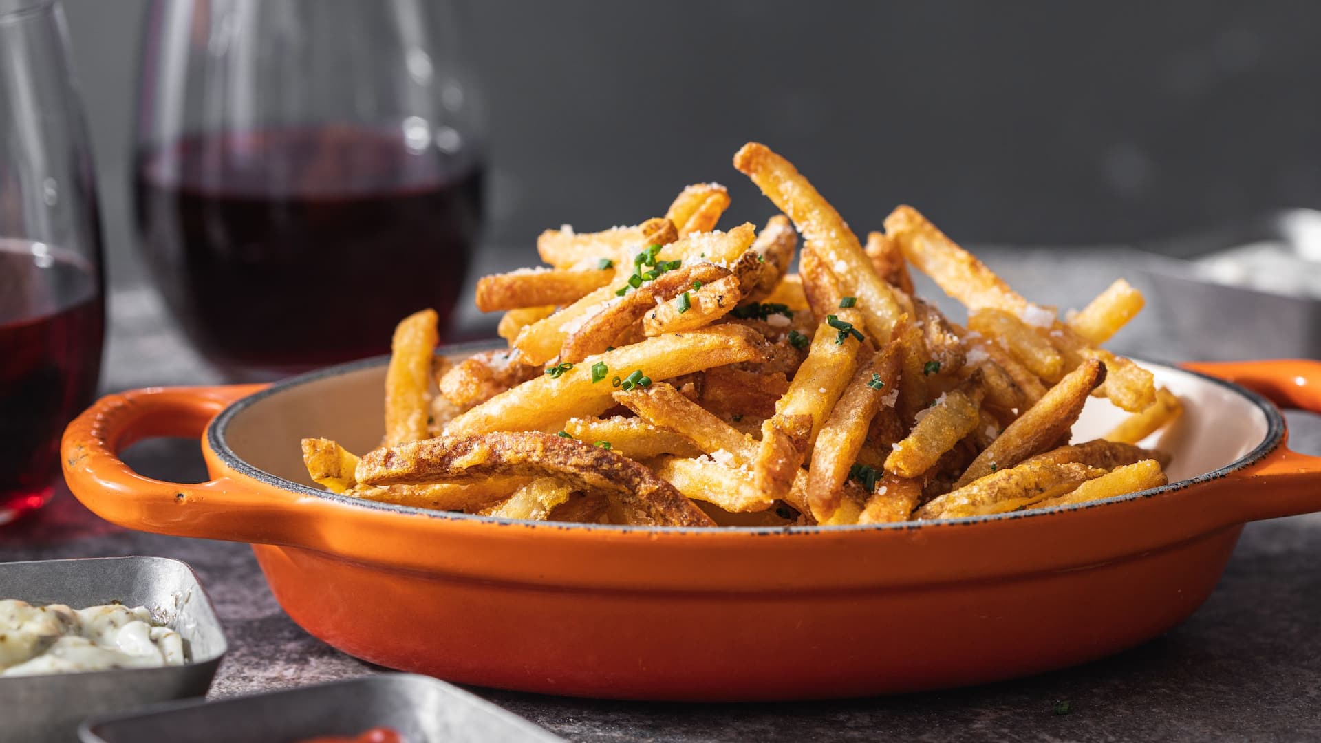 Hyatt Place HP_P447 Fries and Two Red Wine