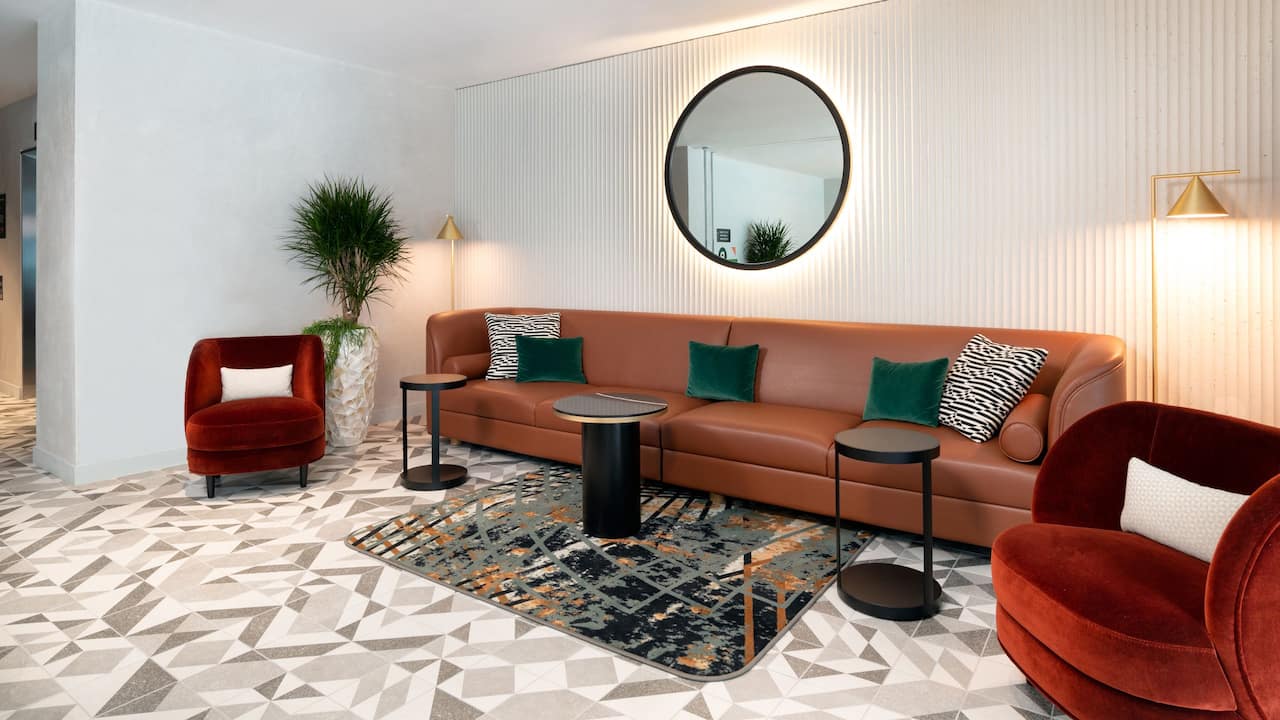 Hyatt Place London City East Lobby