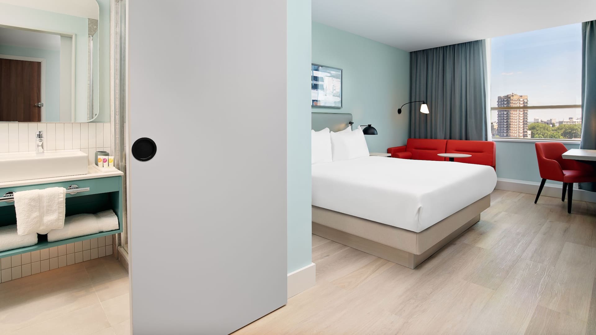 2 de 6 Hyatt Place London City East Guestroom HFKX Layout