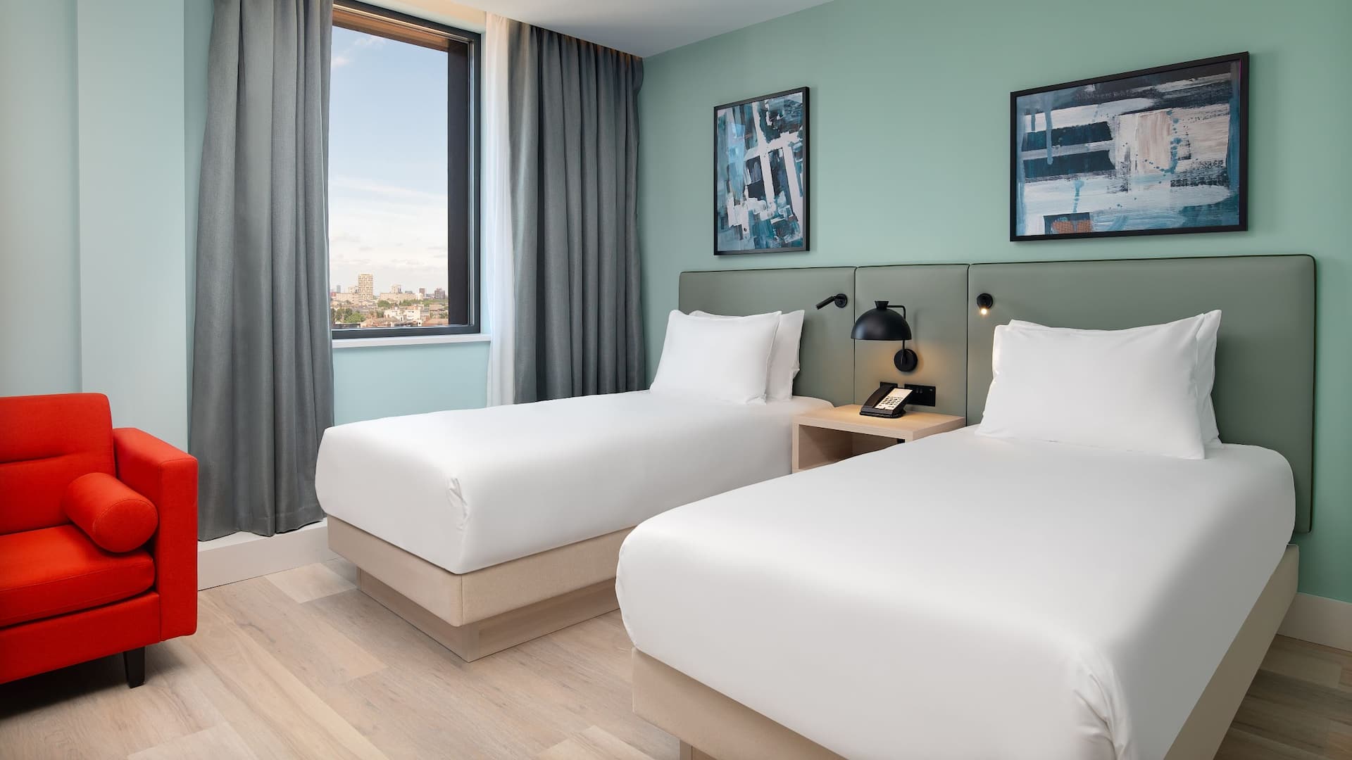 Hyatt Place London City East Guestroom KFTX
