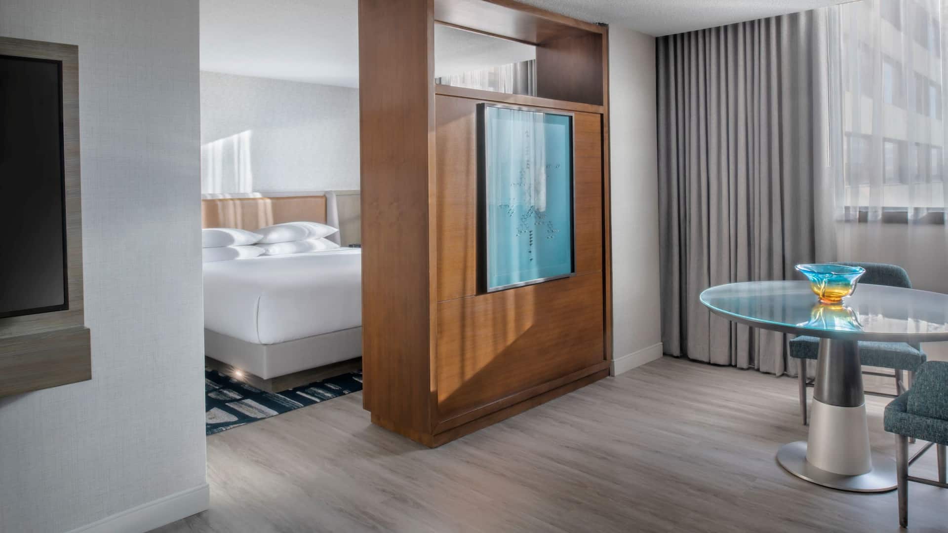 Hyatt Regency O'Hare Chicago King Premier Studio Suite