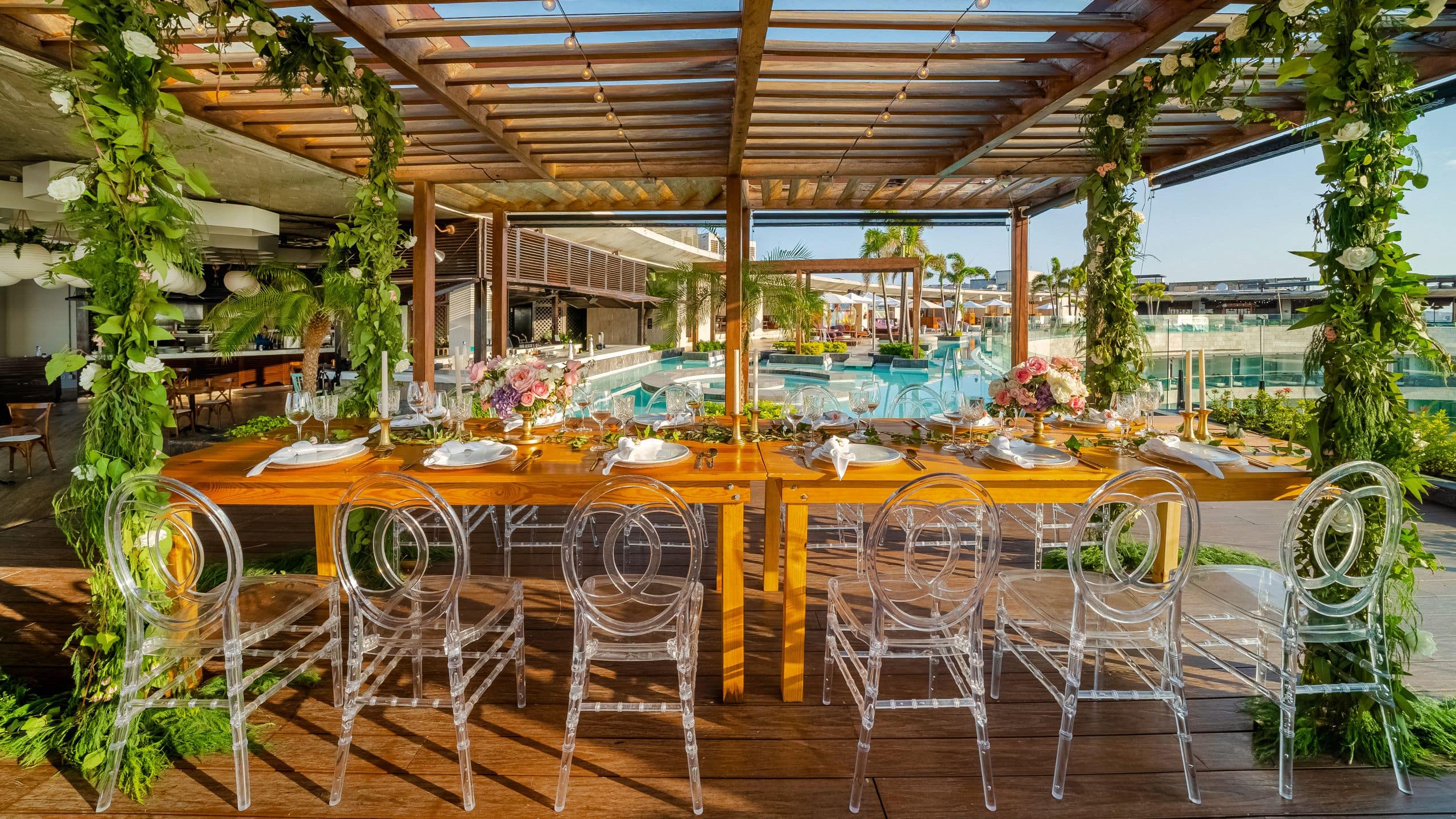 Thompson Playa del Carmen Main House Wedding Table Lateral View