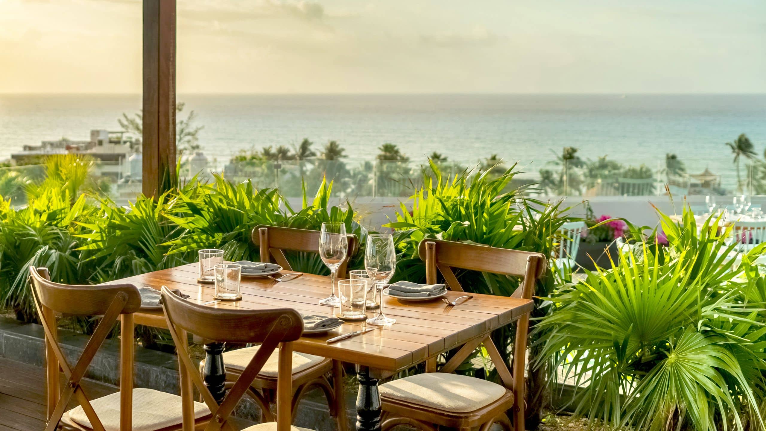 Hyatt Centric Playa del Carmen Cinco Table View