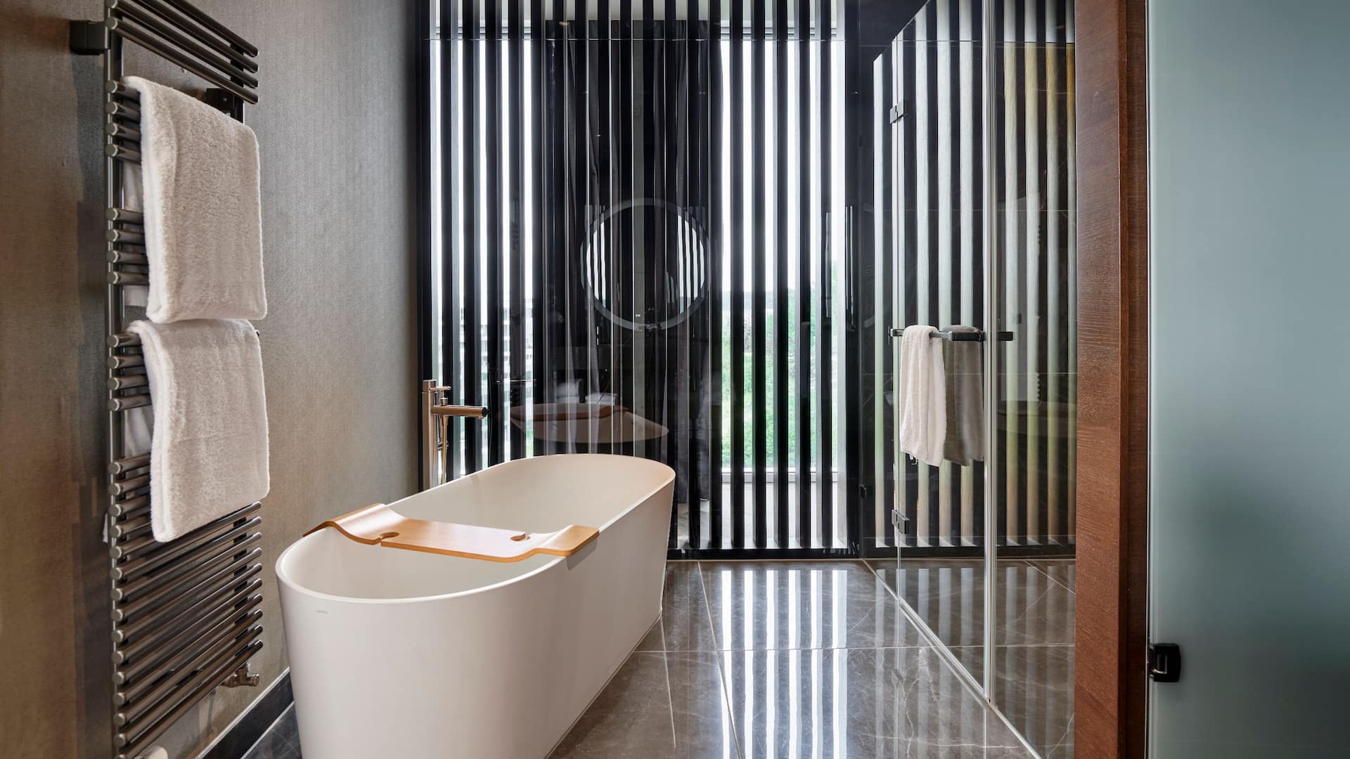 第 5，共 7 Hyatt Regency Zurich Airport The Circle Presidential Suite Bathroom