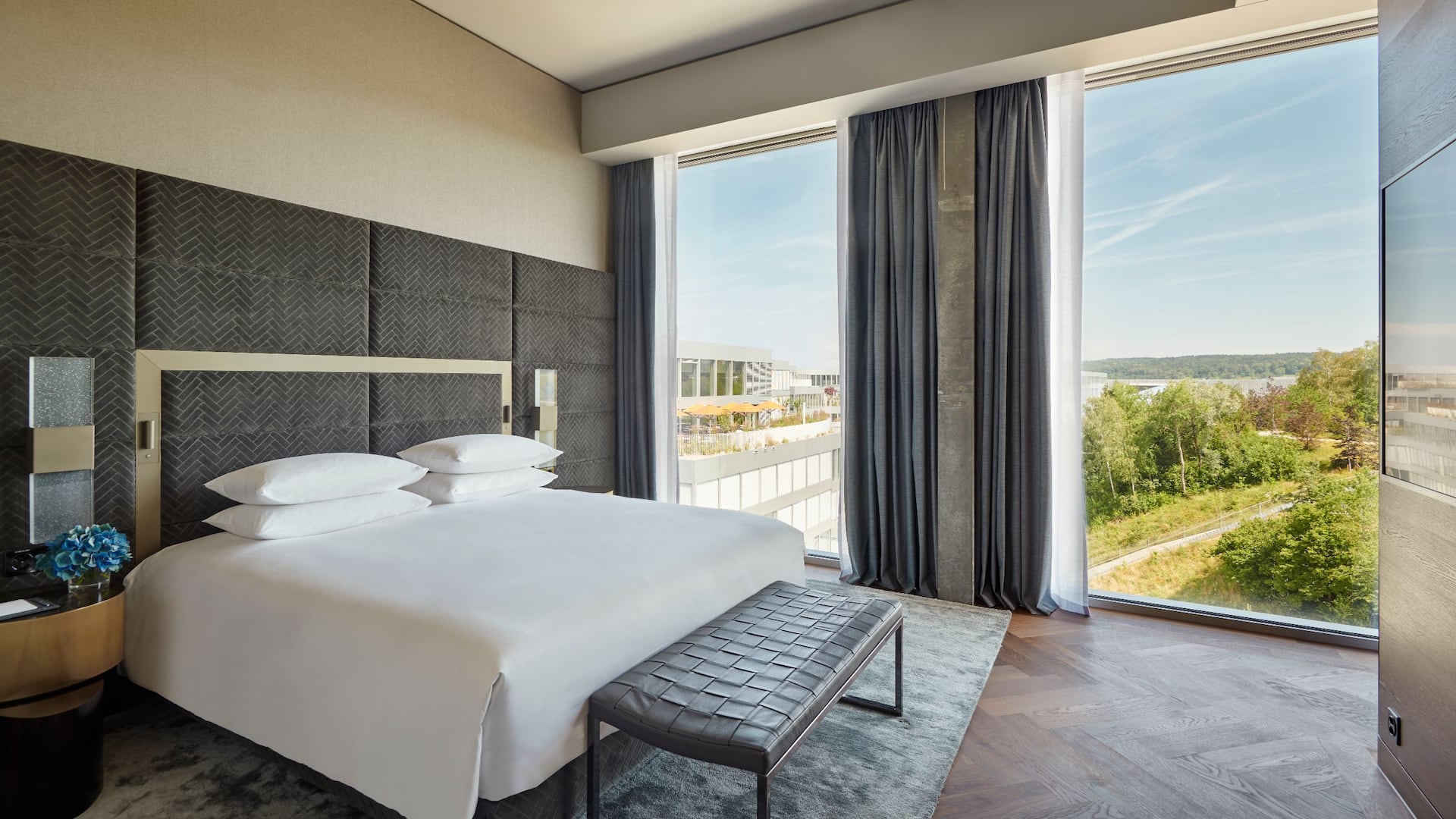 Hyatt Regency Zurich Airport The Circle Presidential Suite Bedroom