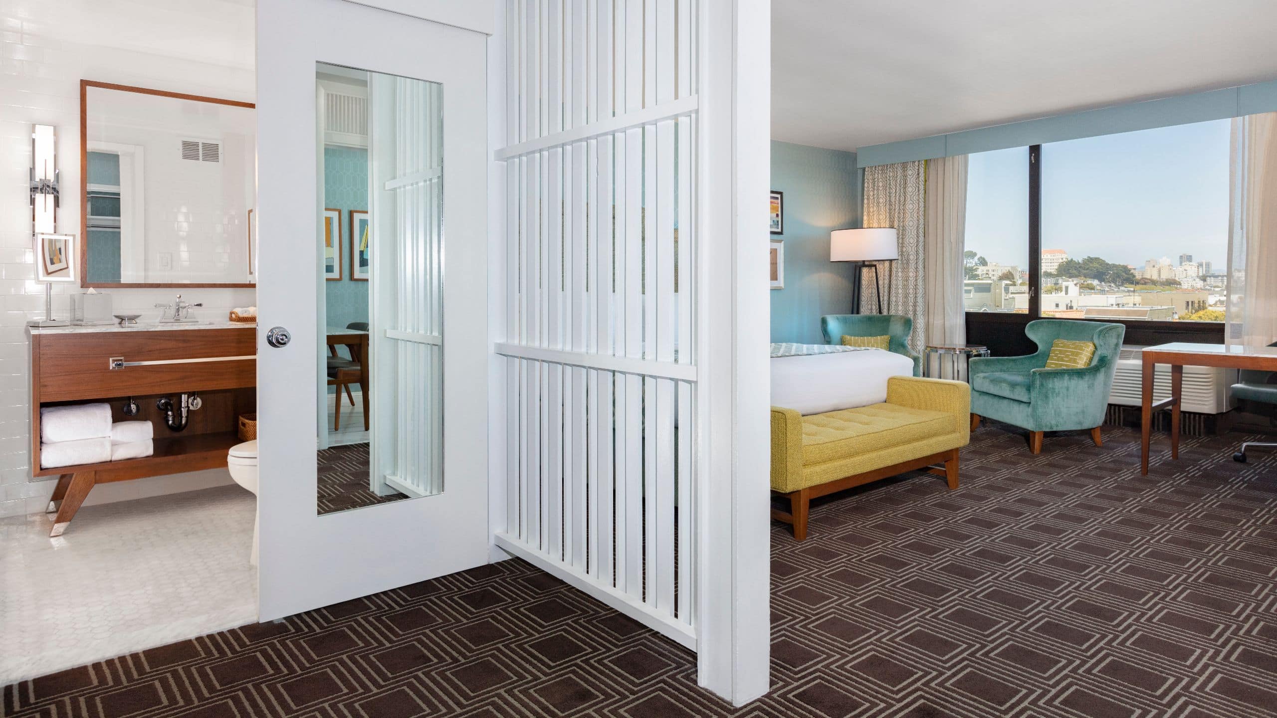 The Laurel Inn King With Kitchenette Bathroom View