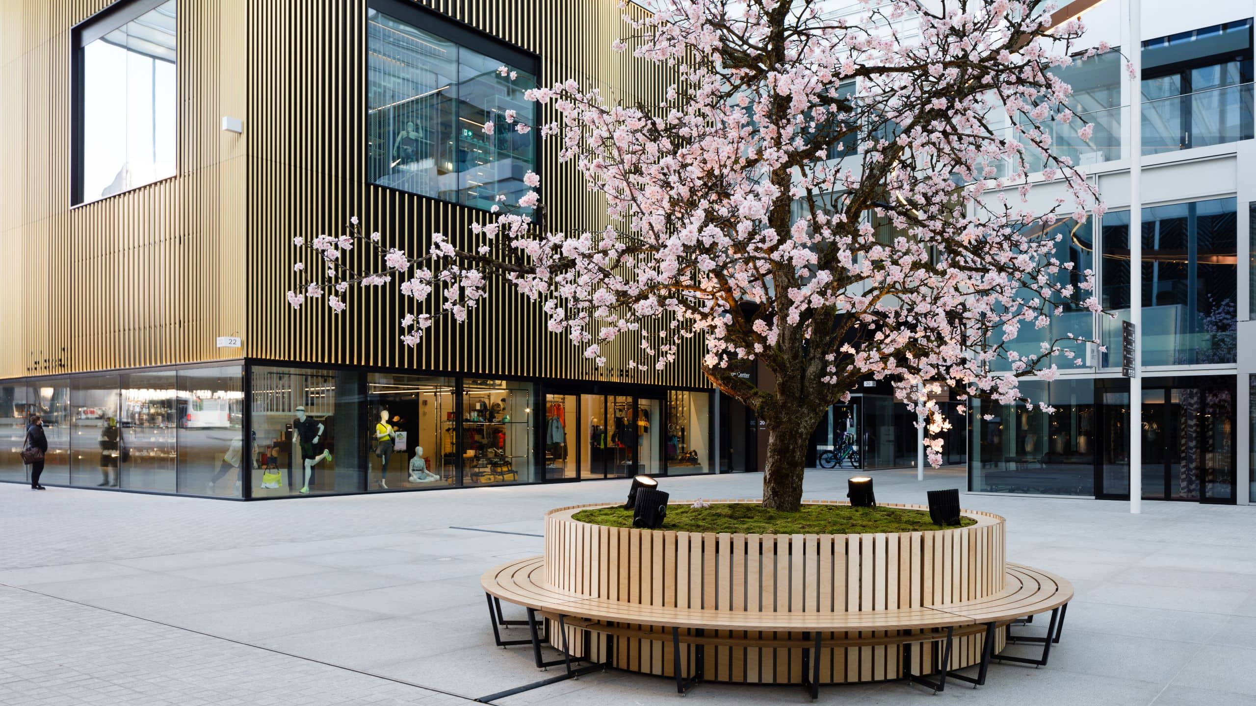 Hyatt Regency Zurich Airport The Circle Main Square