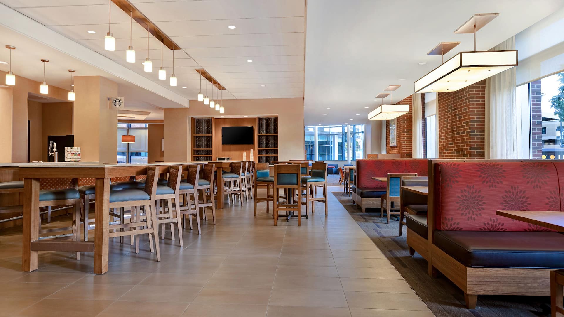 Hyatt Place Bloomington/Normal Breakfast Seating