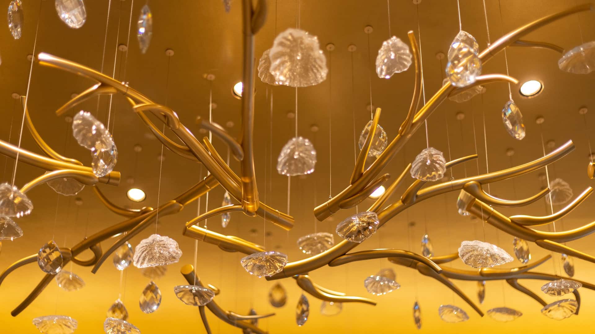 Hyatt Regency London - The Churchill The Gallery Lights Close up