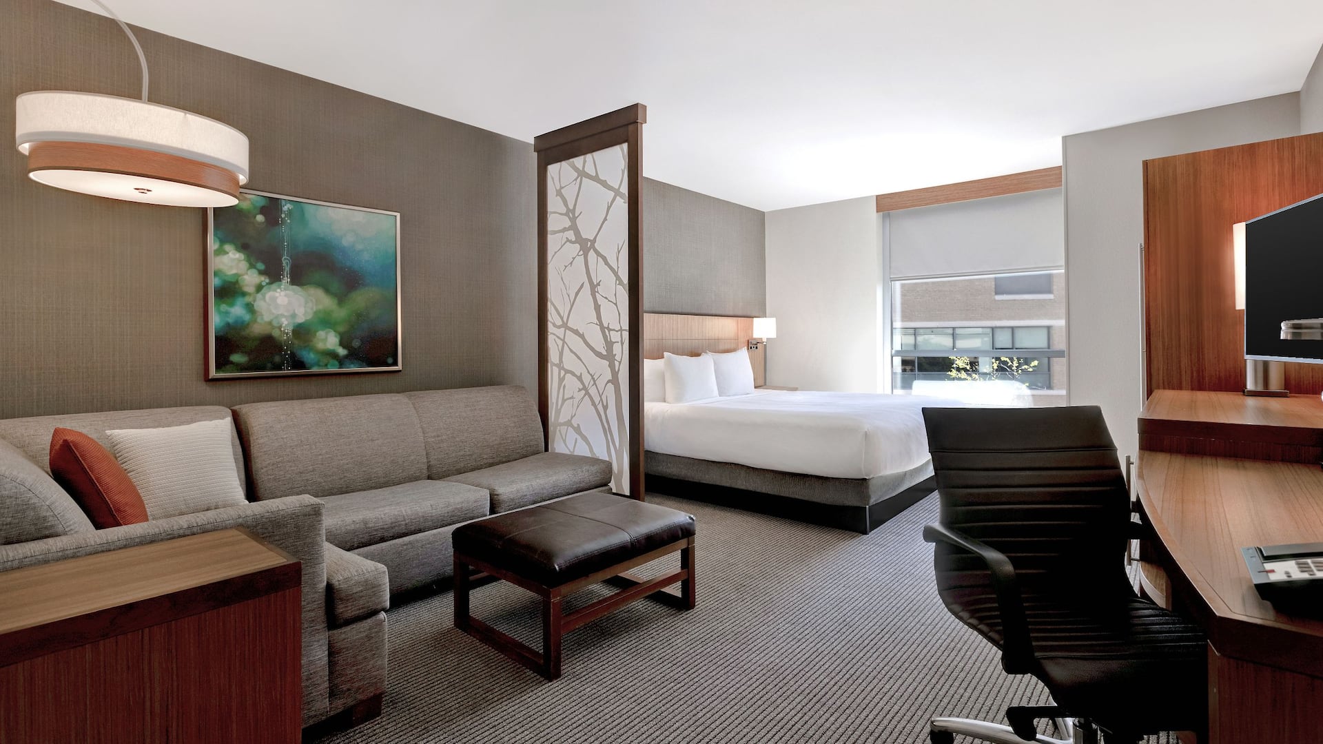 Hyatt Place Bloomington/Normal King Guestroom