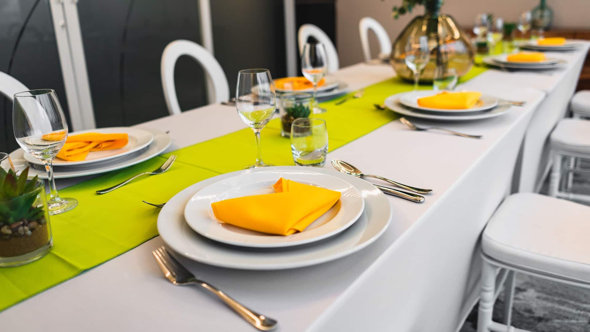 Hyatt Place Aruba Airport Dushi Aruba Saloon Social Event Dinnerware