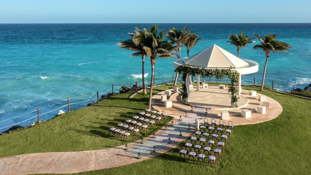 Beachfront gazebos in Cancun