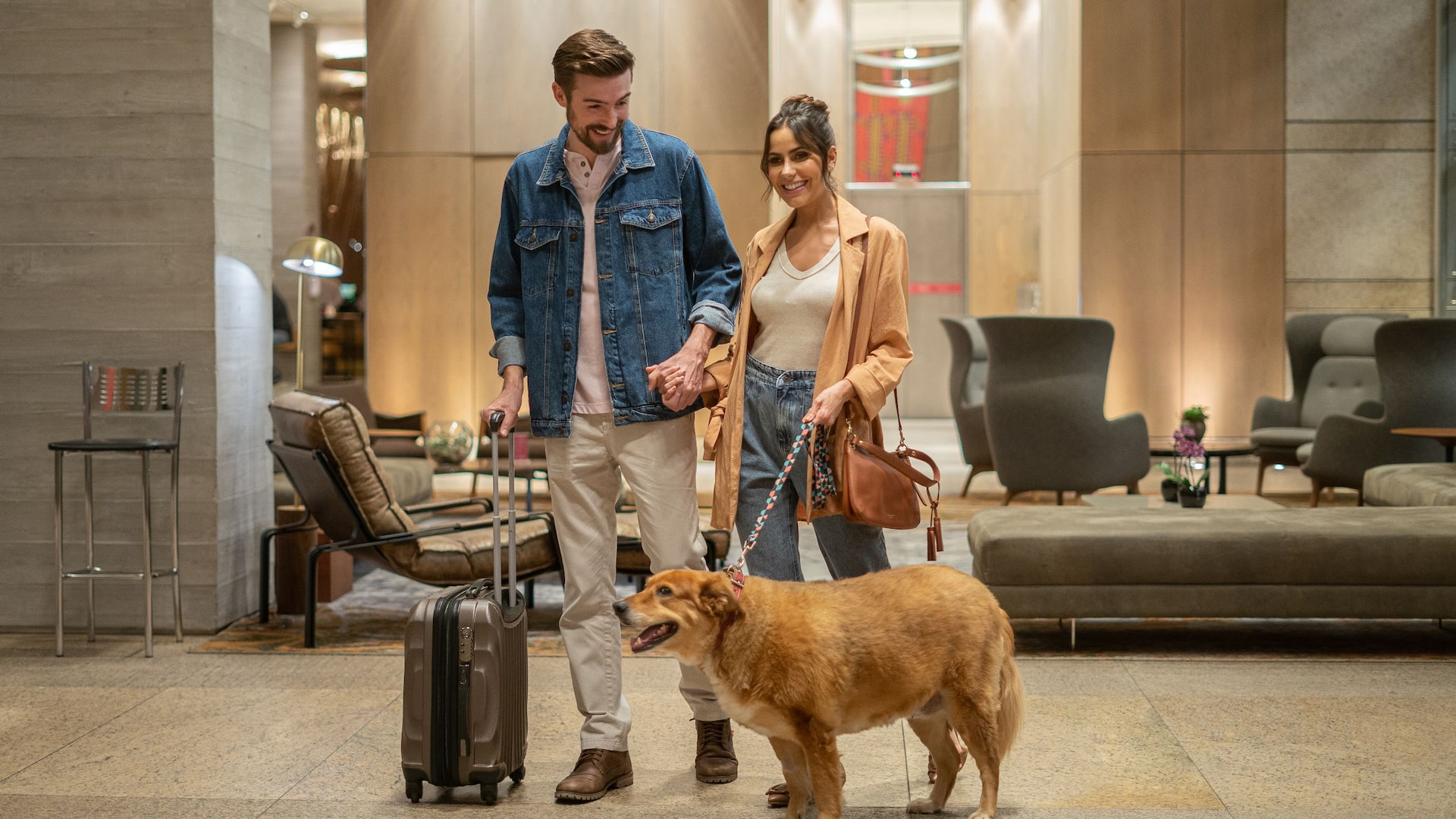 Grand Hyatt São Paulo Lobby Couple Pet