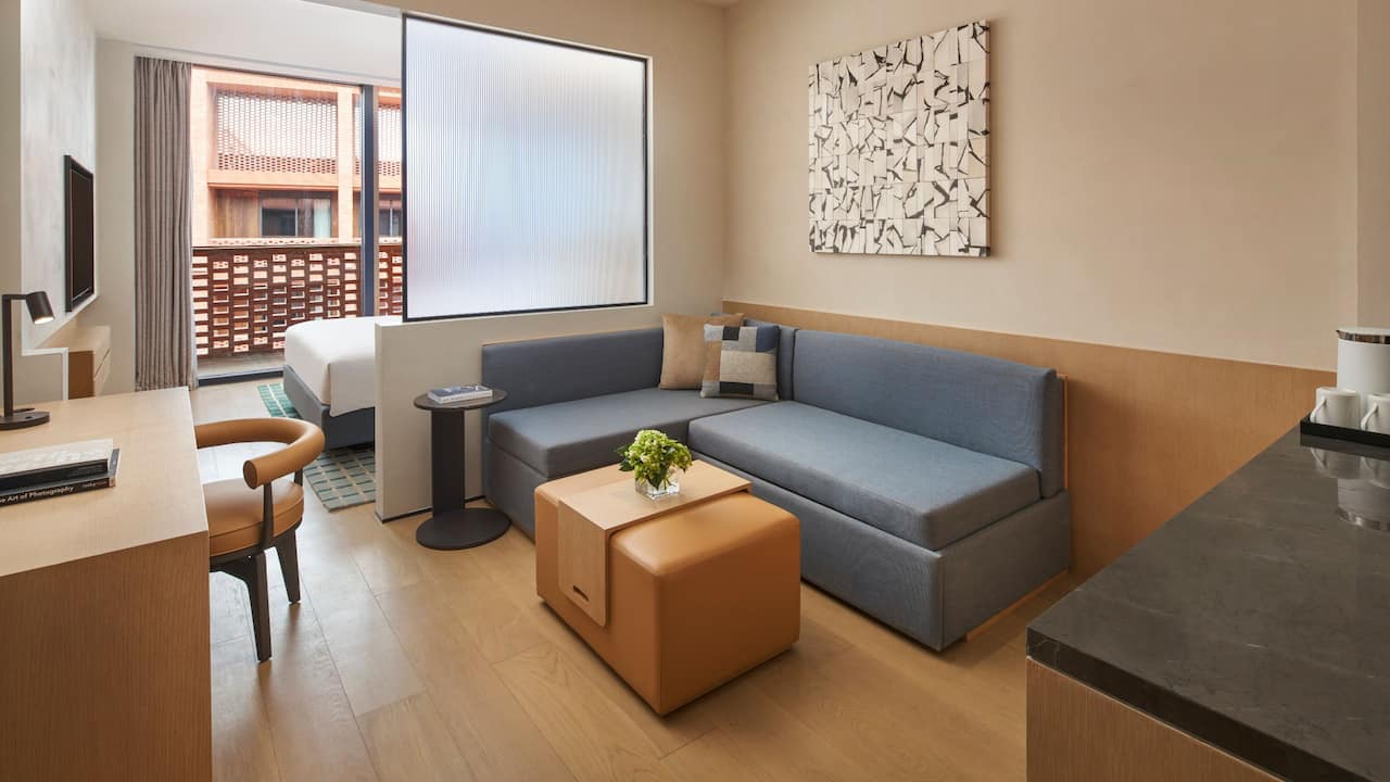 King Bed Specialty Room