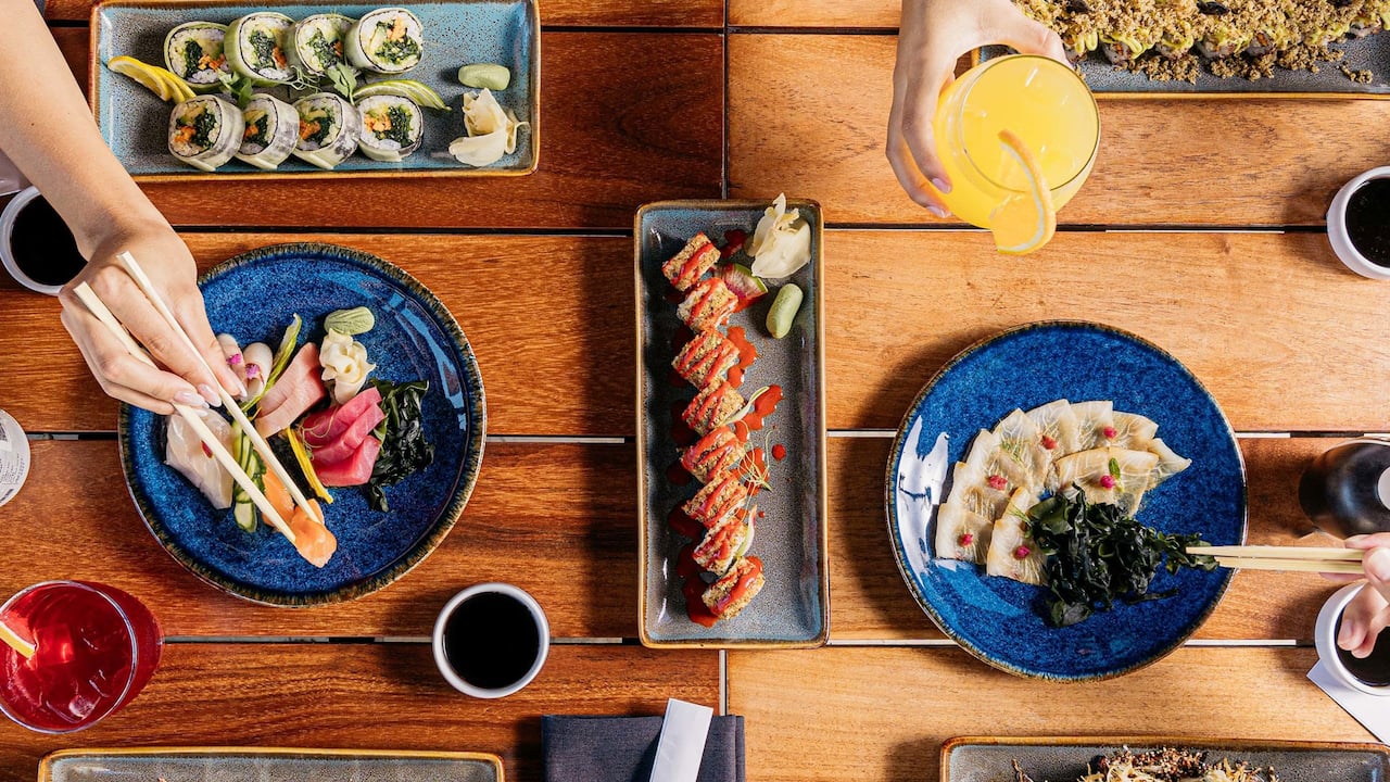 CUNPC_P0765 Sushi N Raw Table Set Upjpg