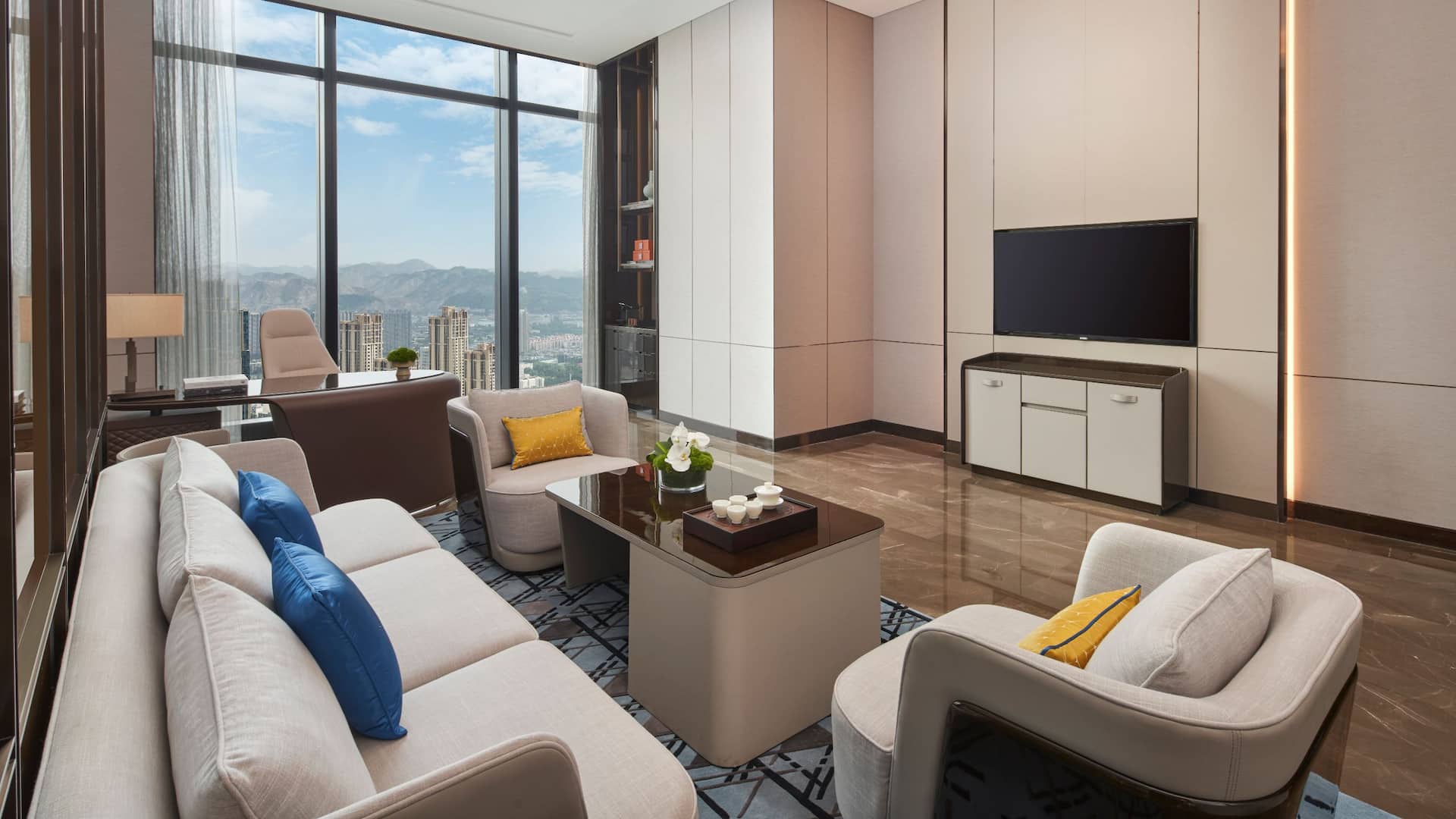 1 von 3 Hyatt Regency Lanzhou Regency Executive Suite Living Room