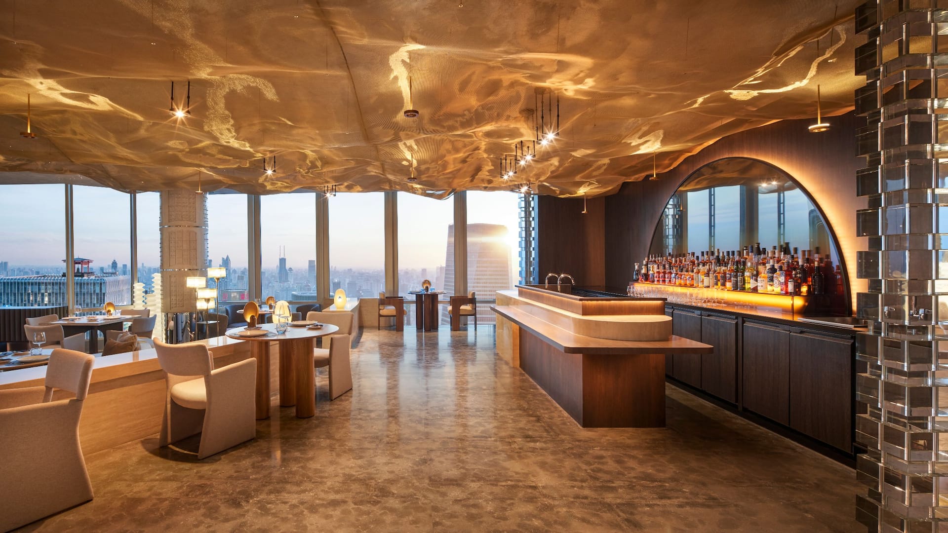 Grand Hyatt Shanghai Impression Sunrise Bar